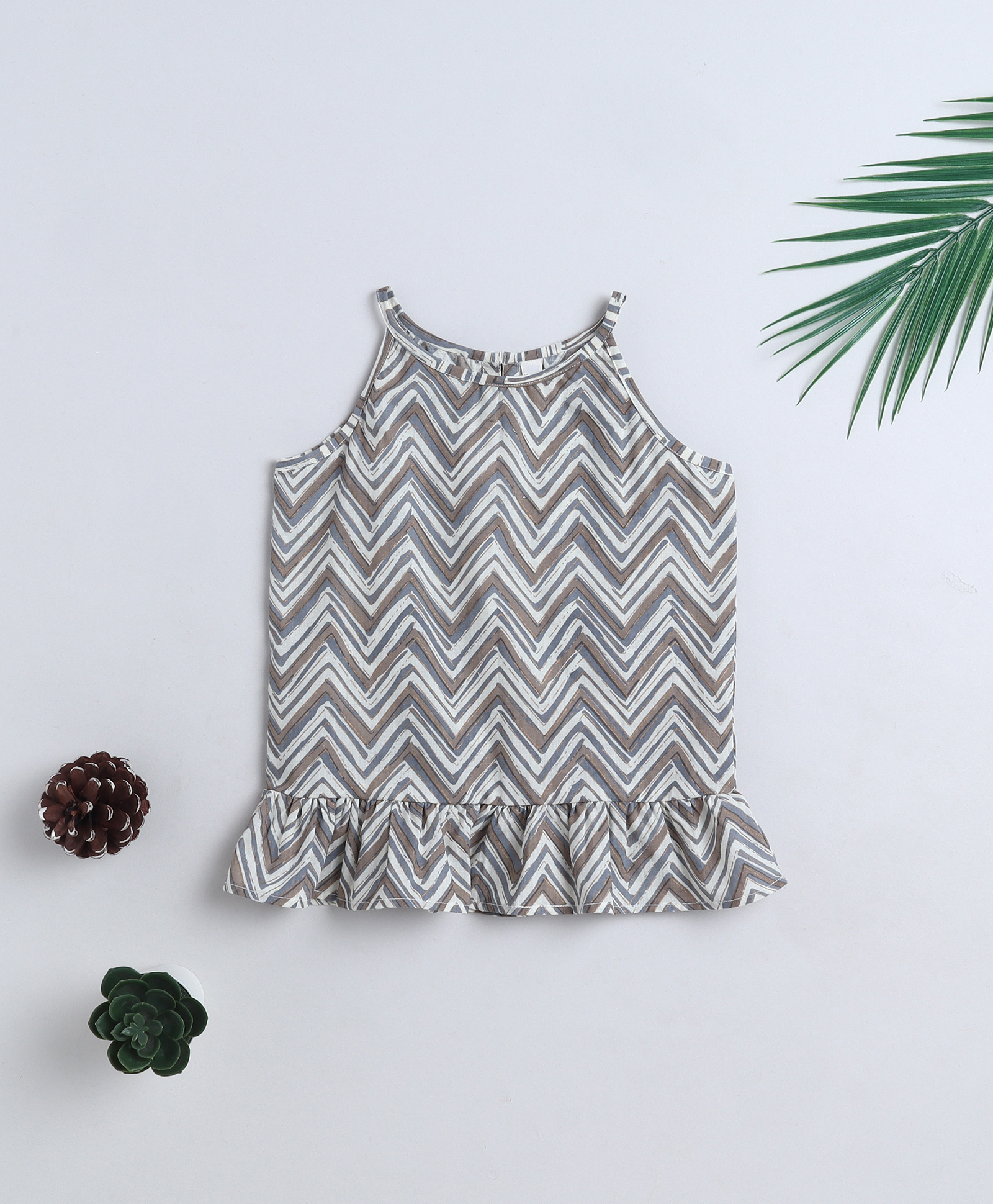 The Magic Wand Cotton Woven Chevron Printed Incut Top - Grey-picture-16
