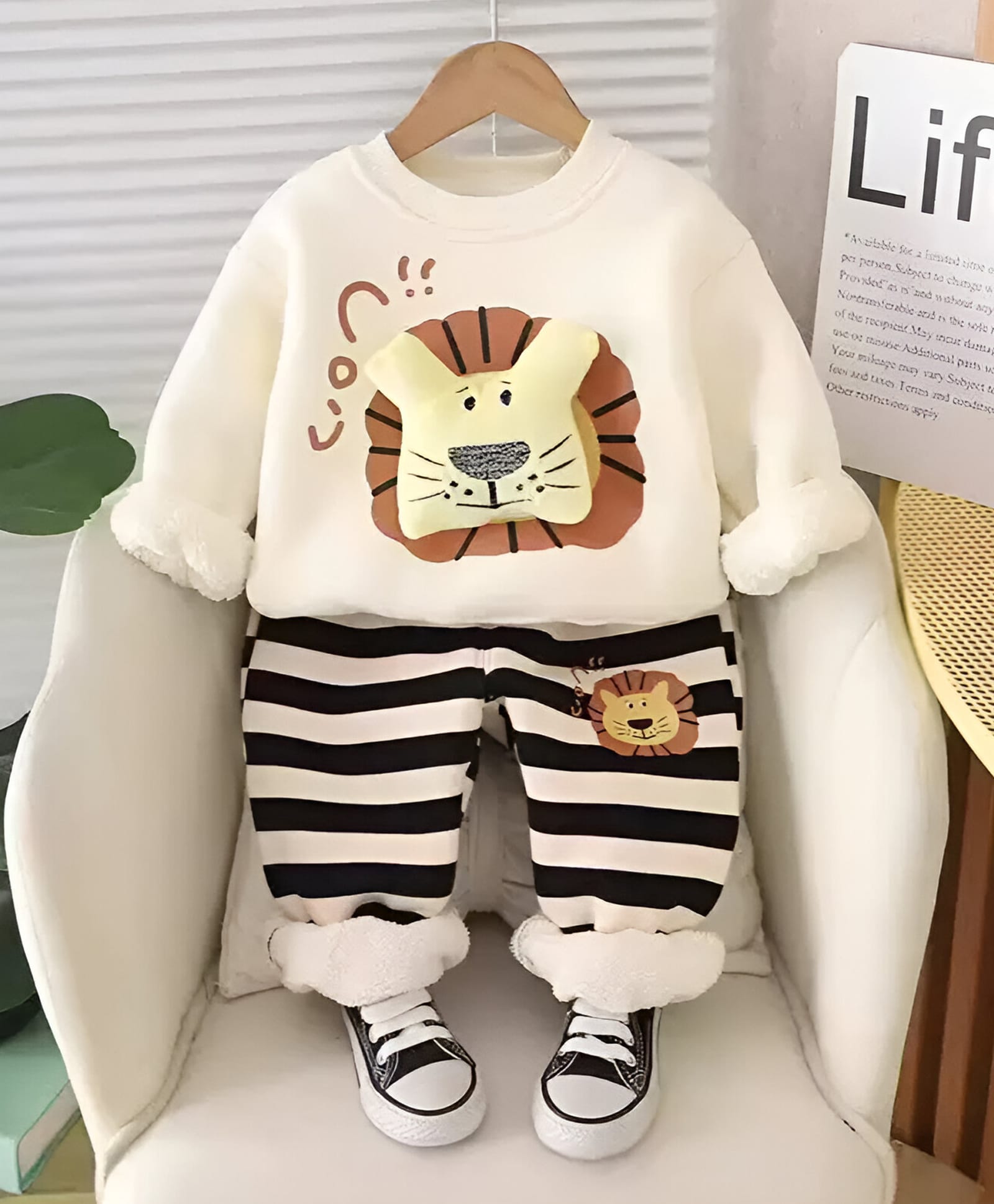Googo Gaaga Fleece Knit Full Sleeves Lion Applique Detailed Winter Sweatshirt & Trousers Set - Cream-picture-13