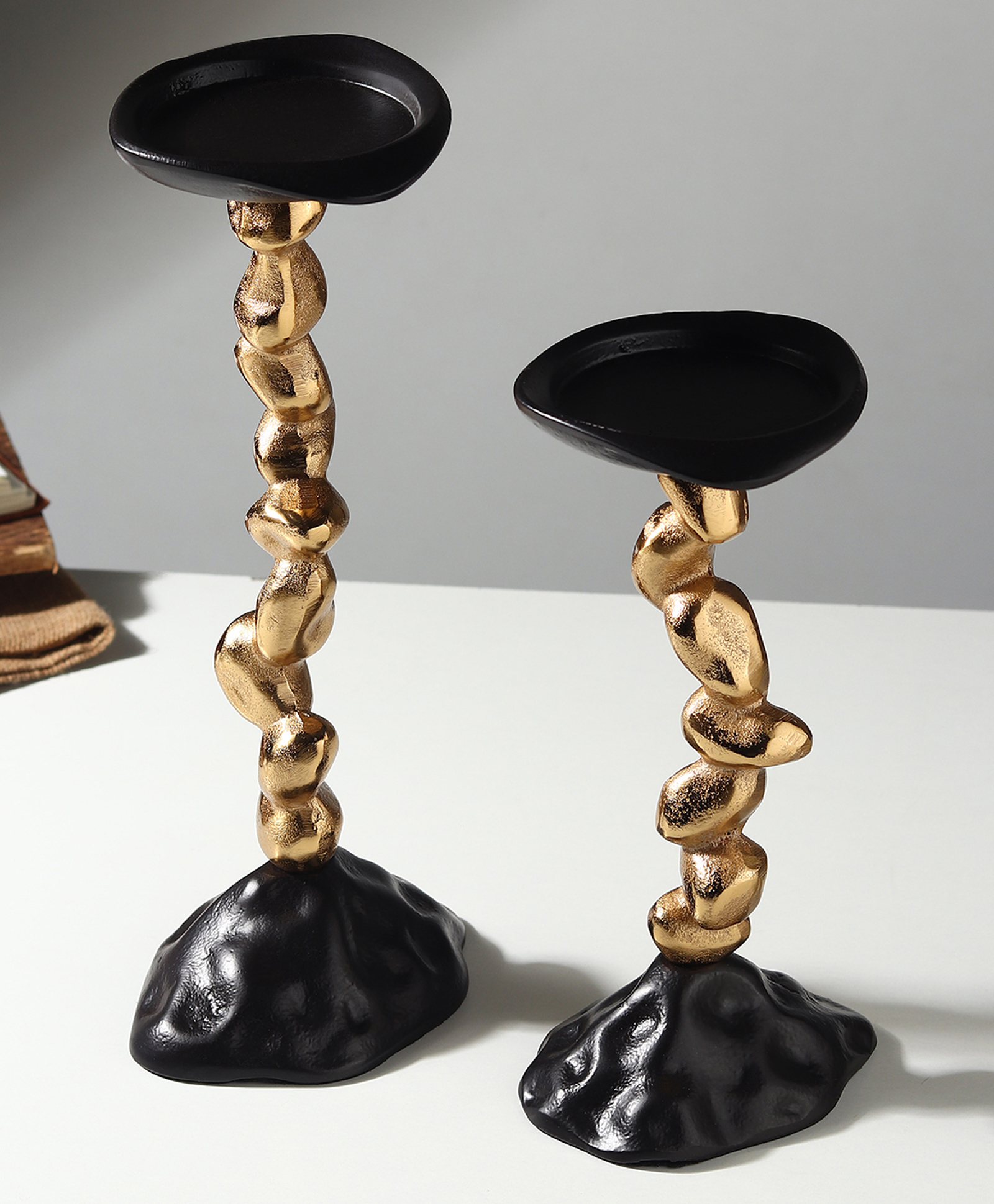De Maison Décor Stones Orivia Black Candle Holder Set-image-1