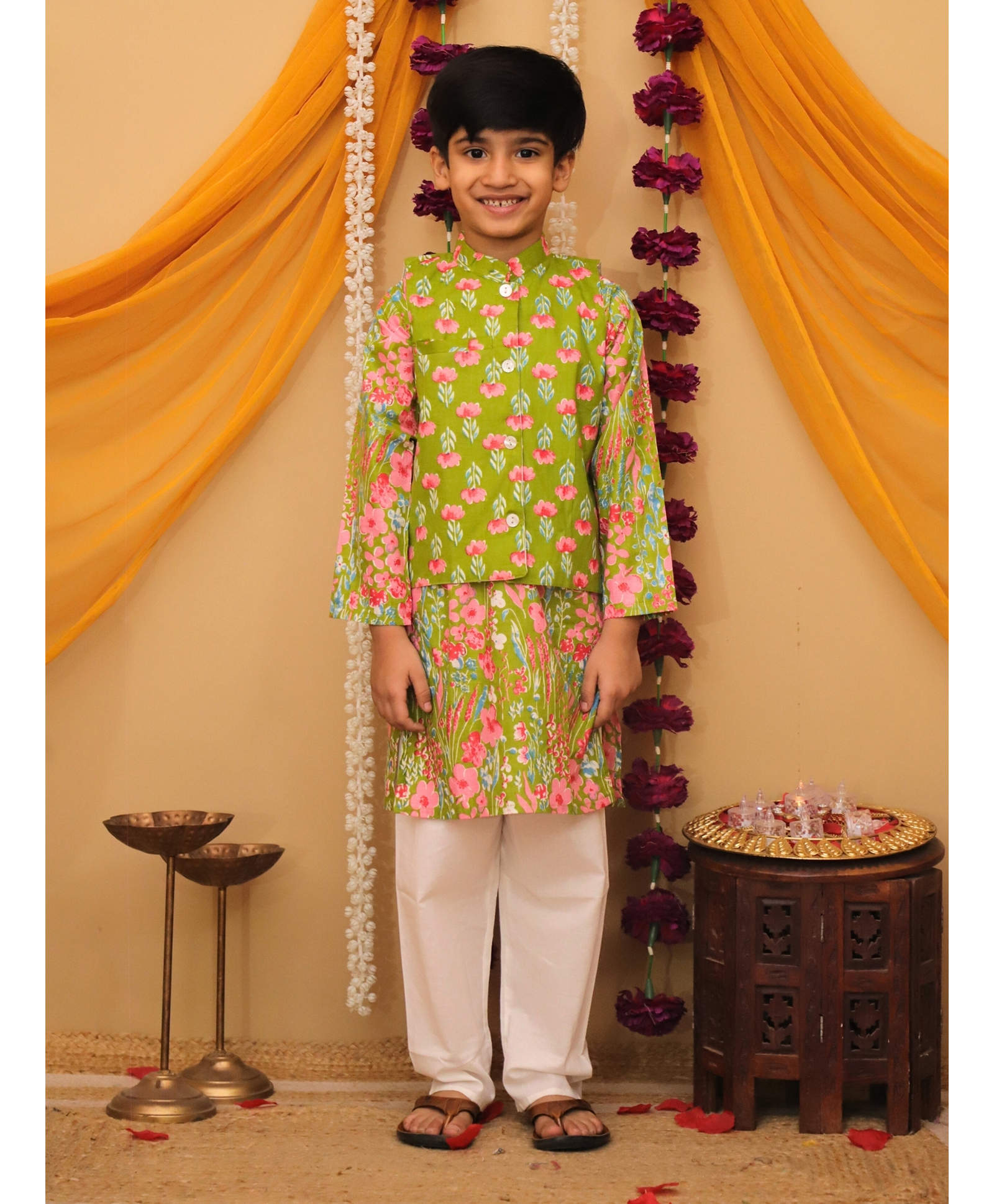 Little Ginnie Cotton Woven Full Sleeves Floral Printed Kurta Pyjama Set With Jacket - Green-picture-27