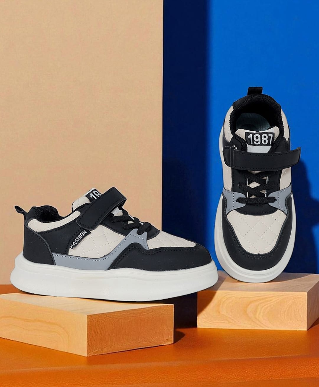 TRUFFLE COLLECTION Colour Blocked Velcro Closure Shoes - Black-image-31