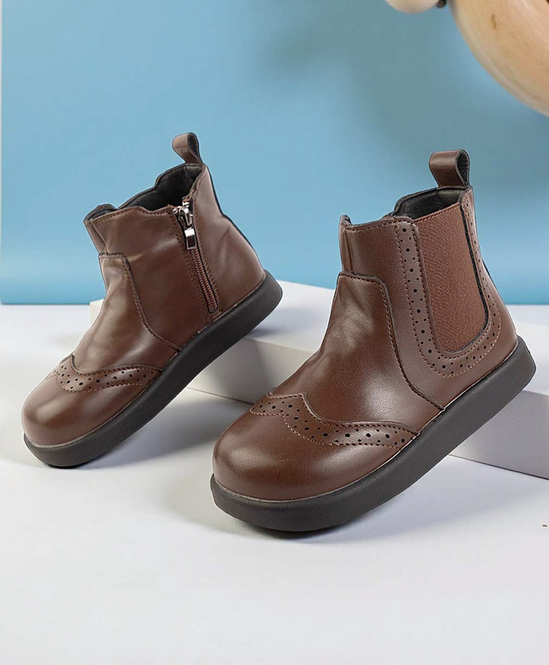 TRUFFLE COLLECTION Solid Zipper Closure Boots - Brown