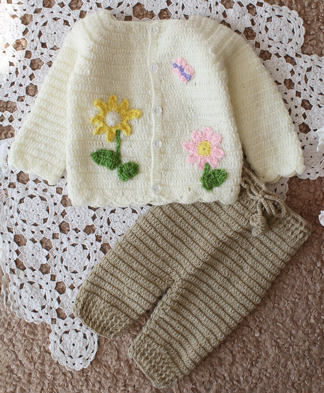 Woonie Handknitted Full Sleeves Floral Applique Detailed Cardigan Set - Cream-image-1