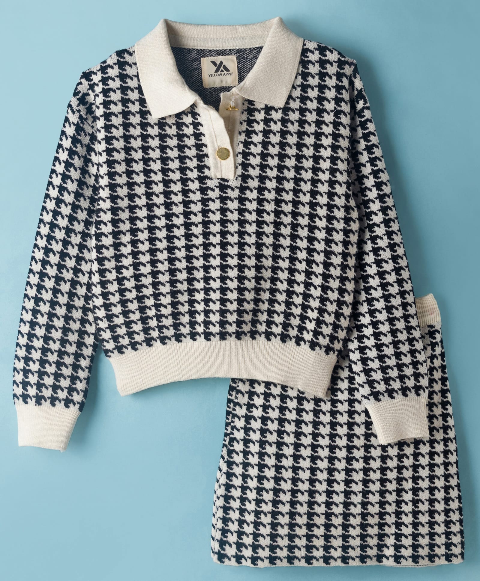 Yellow Apple Knit Full Sleeves Full Sleeves Co-ords Winter Wear Set with Houndstooth Design - Grey-image-6