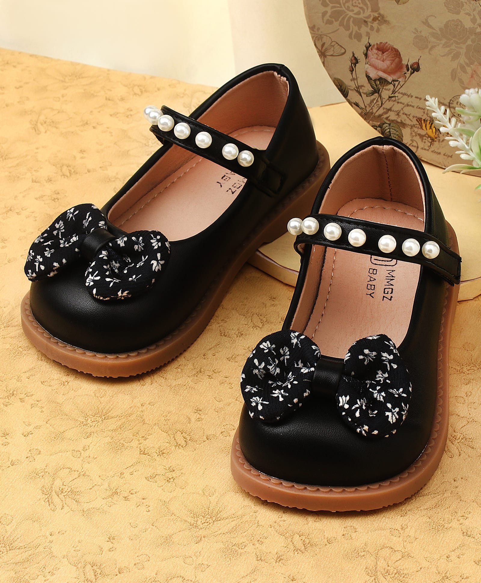 KIDLINGSS Floral Printed Pearl Embellished Bow Applique Detailed Mary Jane Ballerinas - Black-image-23