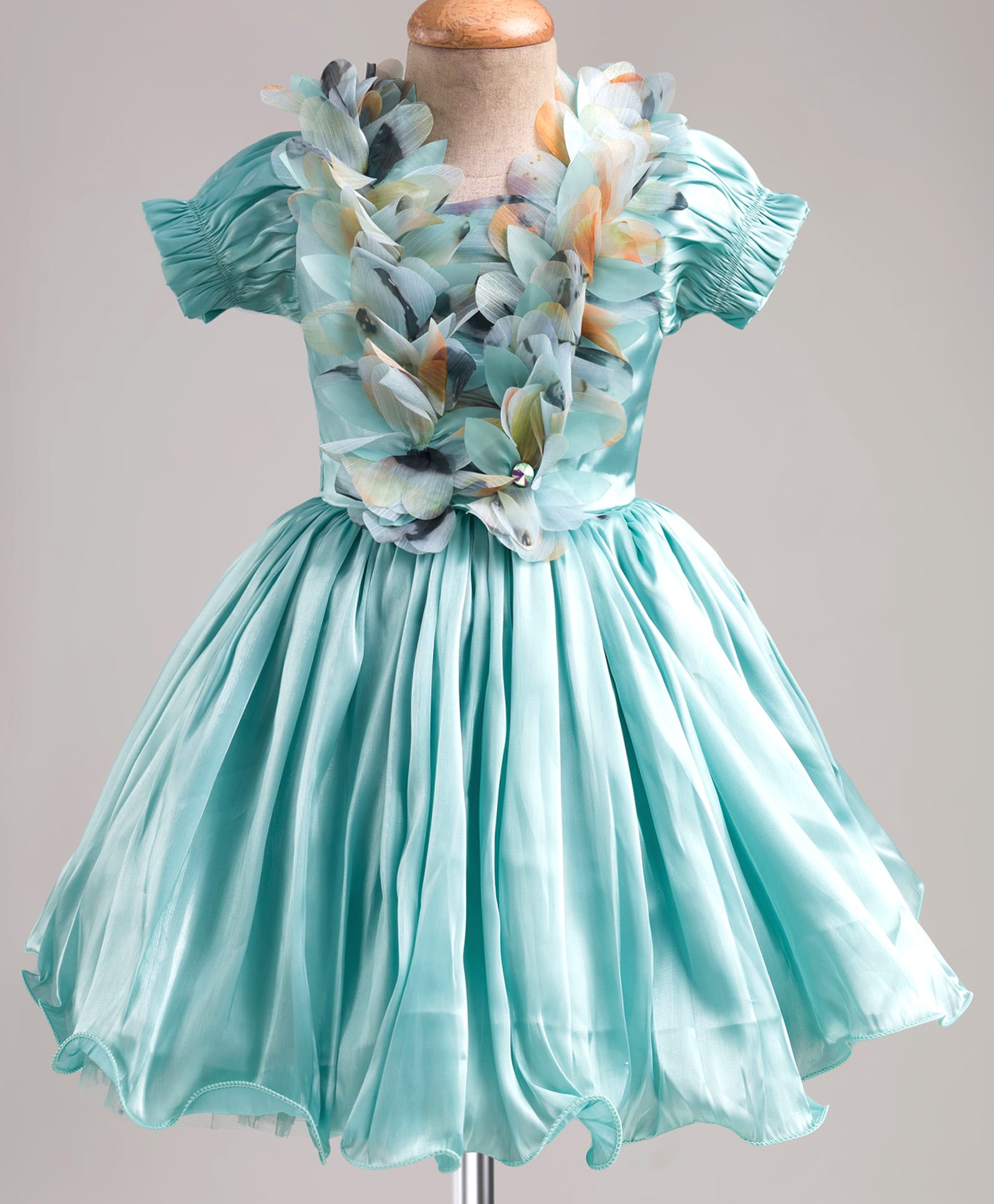 Enfance Half Puffed Sleeves Floral Applique Detailed Knee Length Dress - Pista Green-image-38