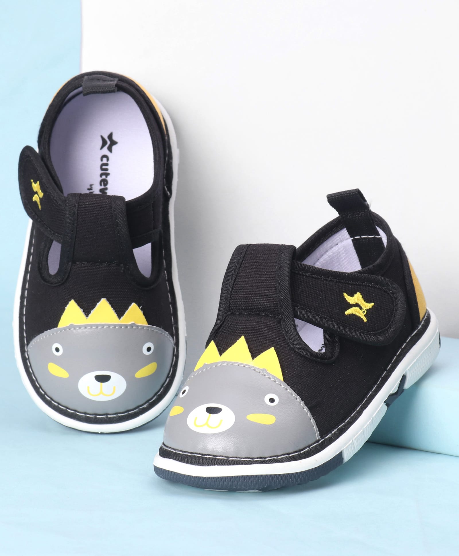 Cute Walk by Babyhug Casual Shoes With Velcro Closure & Face Applique - Black-picture-23
