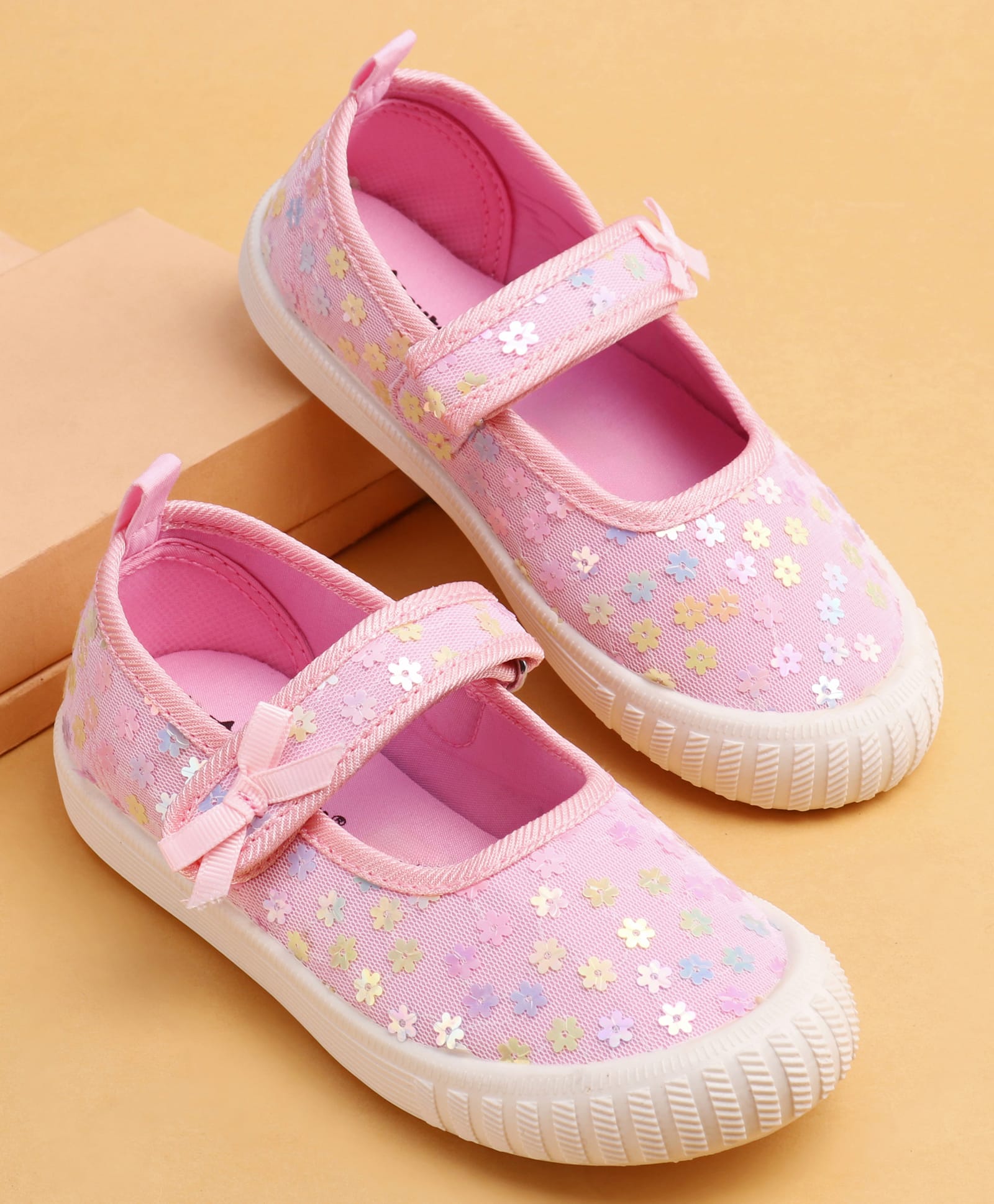 Cute Walk by Babyhug Casual Shoes With Floral Applique - Pink