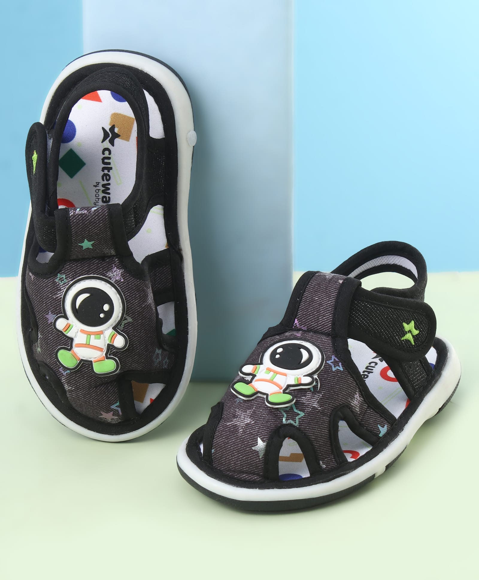 Cute Walk by Babyhug Velcro Closure Sandals With Astronaut Applique - Black