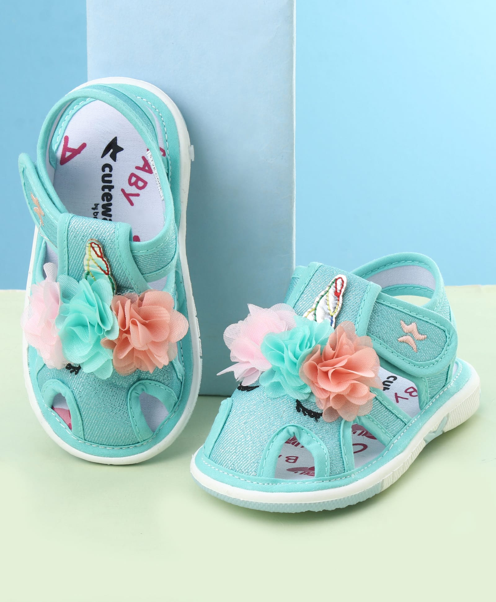 cute walk by babyhug velcro closure sandals with floral applique - blue