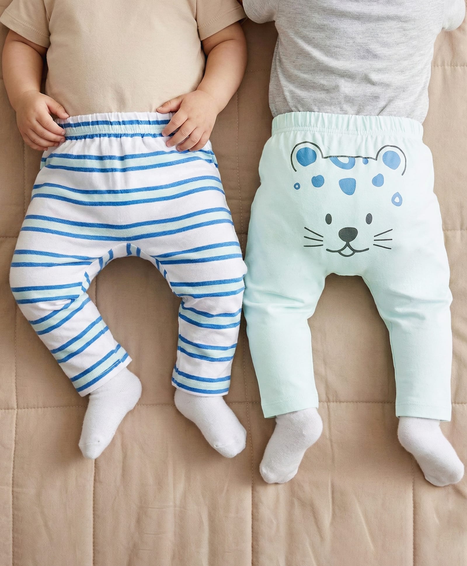 Babyoye 100% Cotton Knit Full Length Solid & Striped Diaper Leggings Pack of 2 - White & Sea Green-picture-37