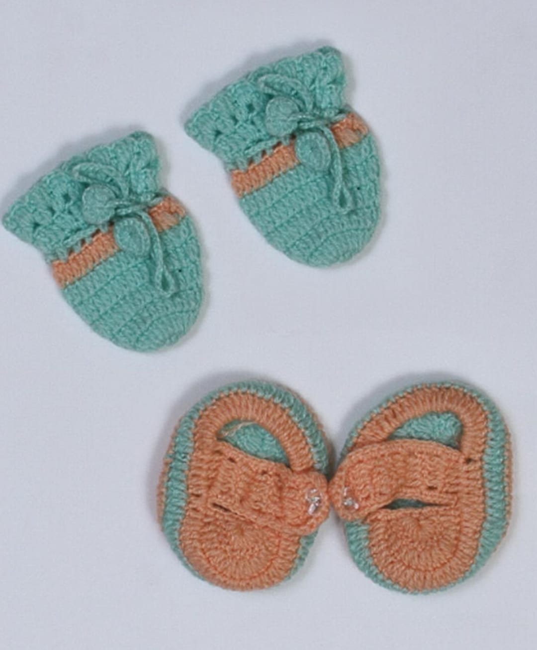 USHA ENTERPRISES Wool Woven Colour Blocked Mittens & Booties Set - Green-picture-16