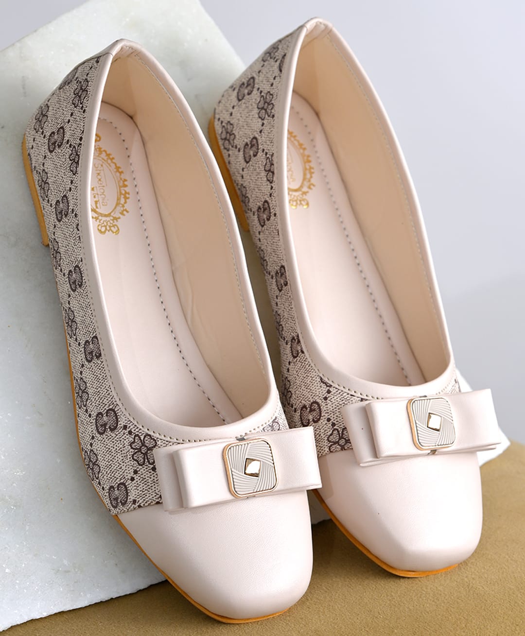 Shoetopia Floral Motifs Designed Bow Applique Detailed Ballerinas - Cream-image-27