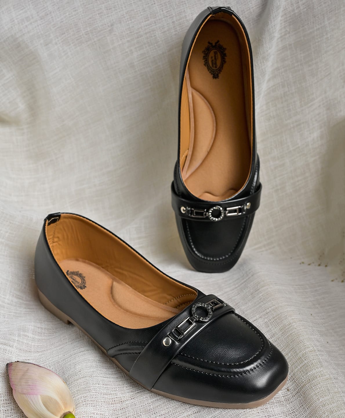 Shoetopia Metal Applique Detailed Ballerinas - Black-picture-23