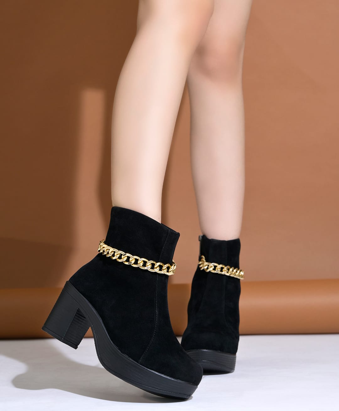 Shoetopia Chain Detailed Zipper Ankle Boots - Black-picture-27