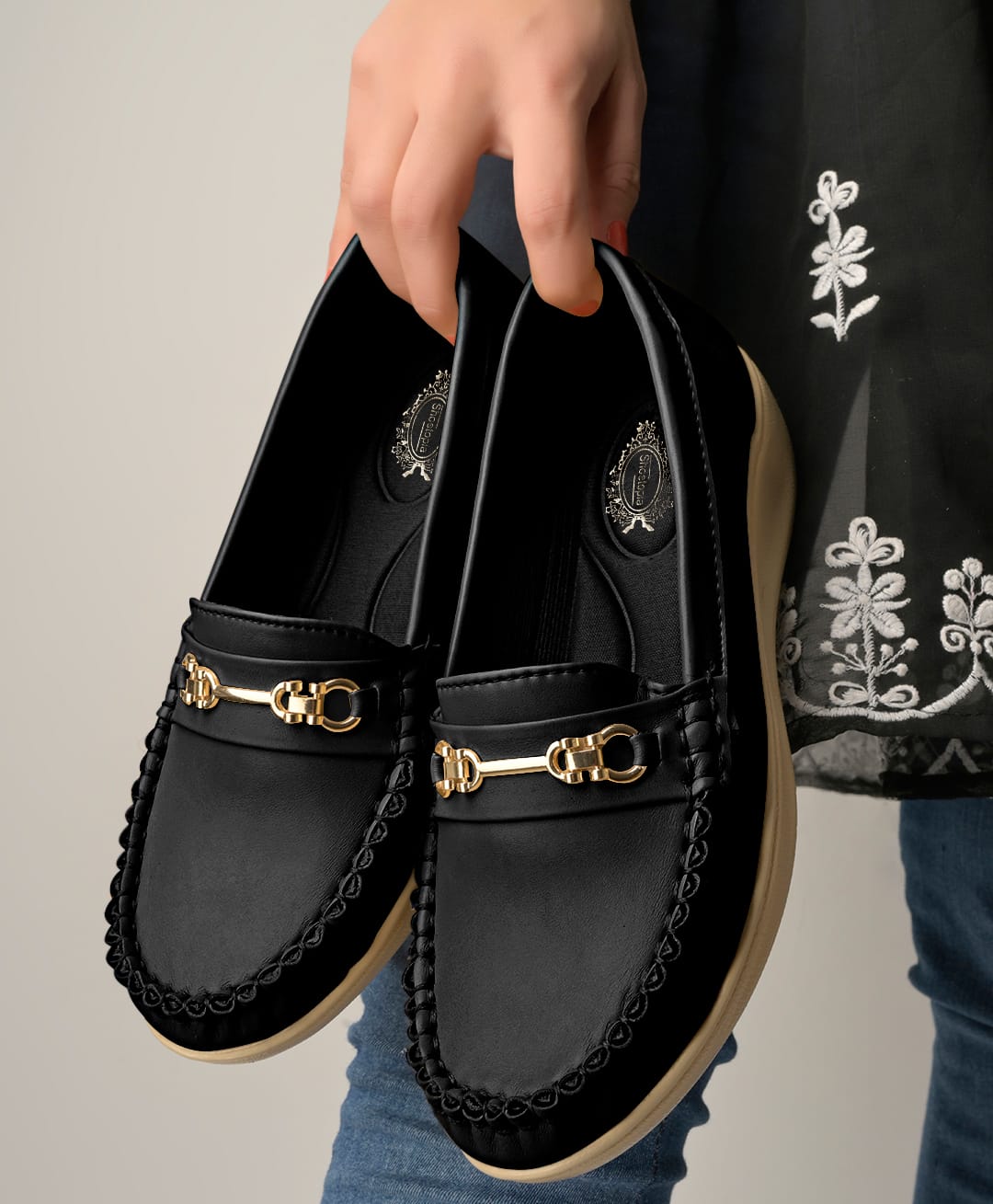 Shoetopia Chain Applique Detailed Loafers - Black-picture-17