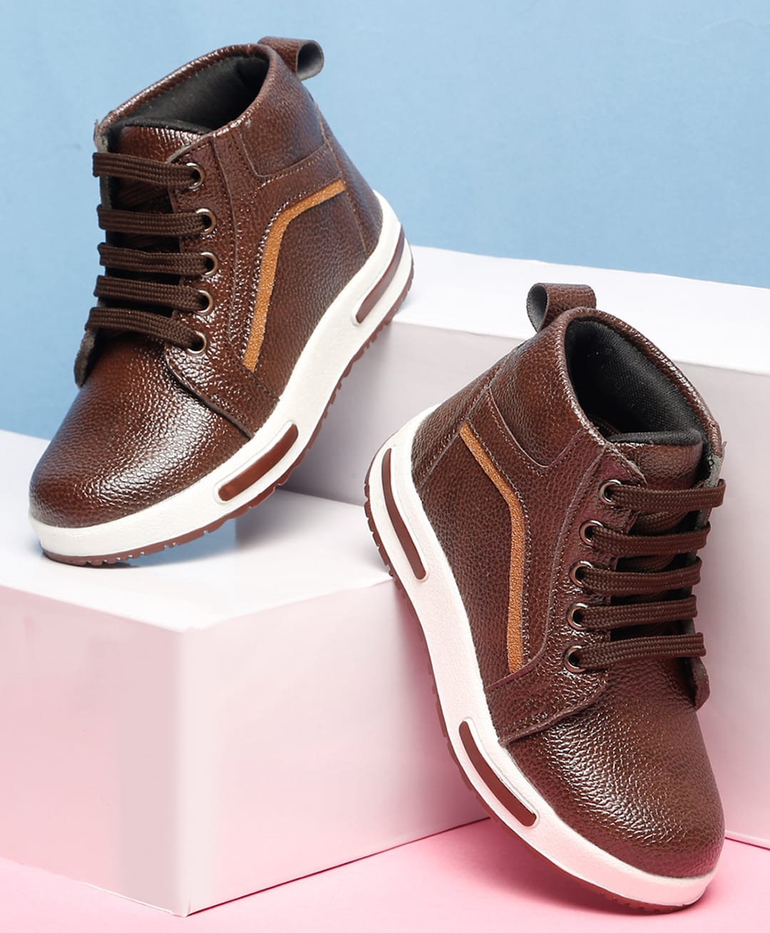 Tiny Bugs Solid Lace Up Shoes - Brown