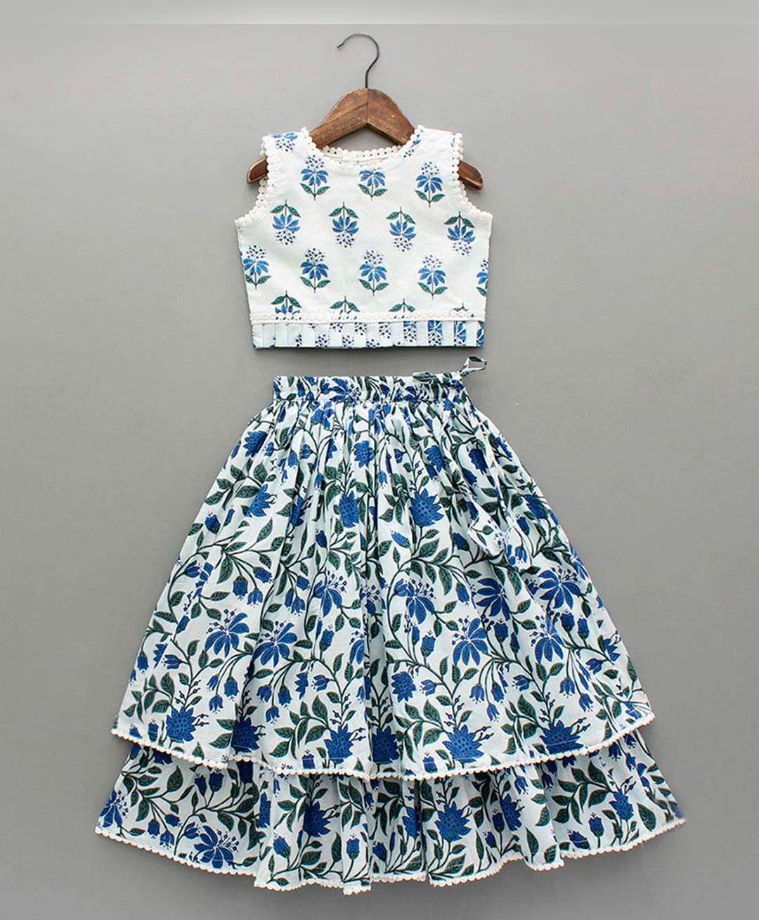 Bolly Lounge Woven Sleeveless Floral Printed Lehenga & Choli Set - Rama