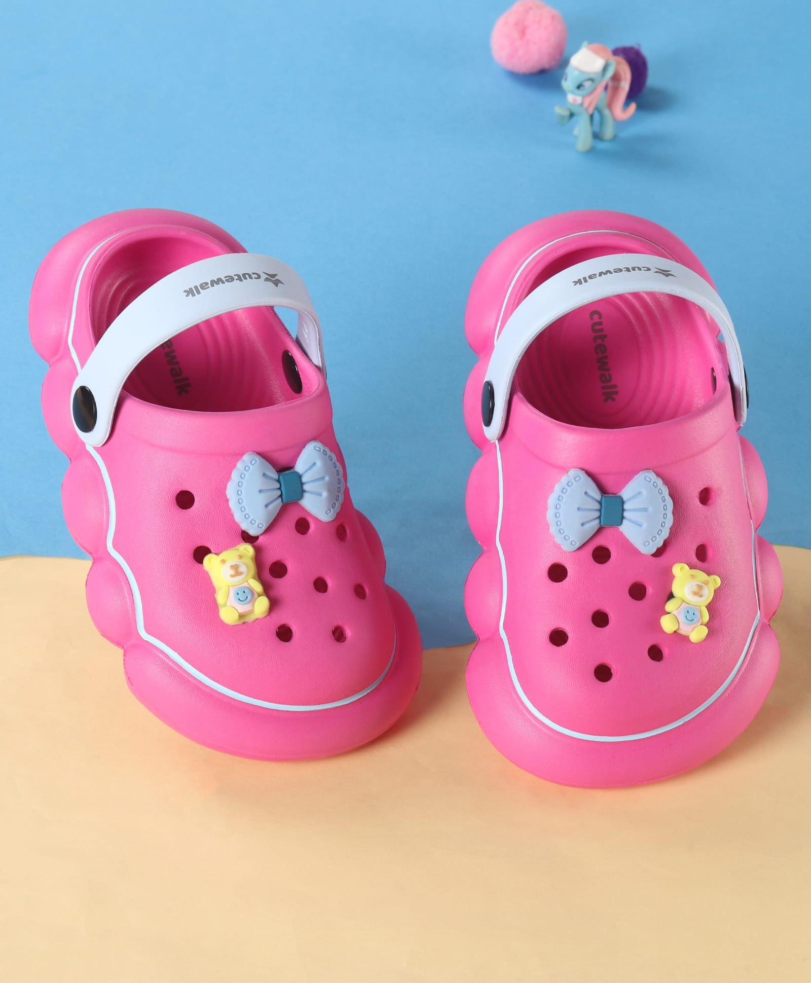 Cute Walk by Babyhug Back Strap Solid Clog With Bear & Bow Applique - Fuchsia-picture-10
