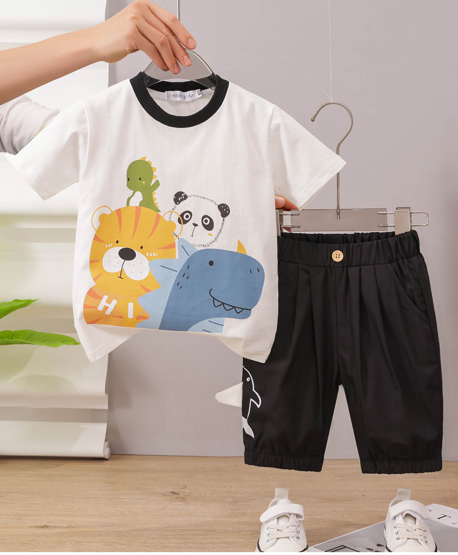 Mark & Mia Cotton Half Sleeves Animal Printed T-Shirt & Pant Set - Black