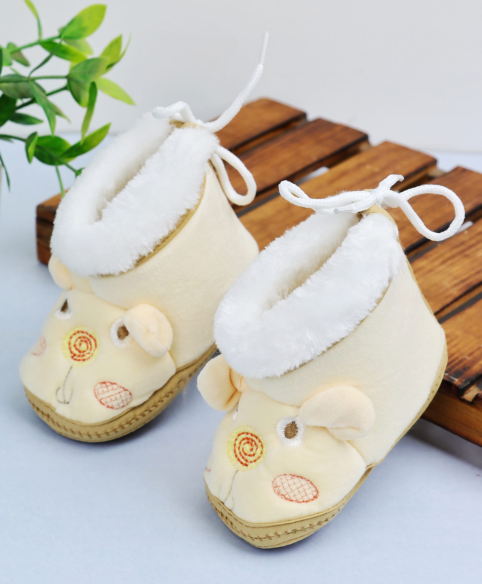 KIDSUN Animal Face Applique & Plush Detailed Booties - Yellow-image-32