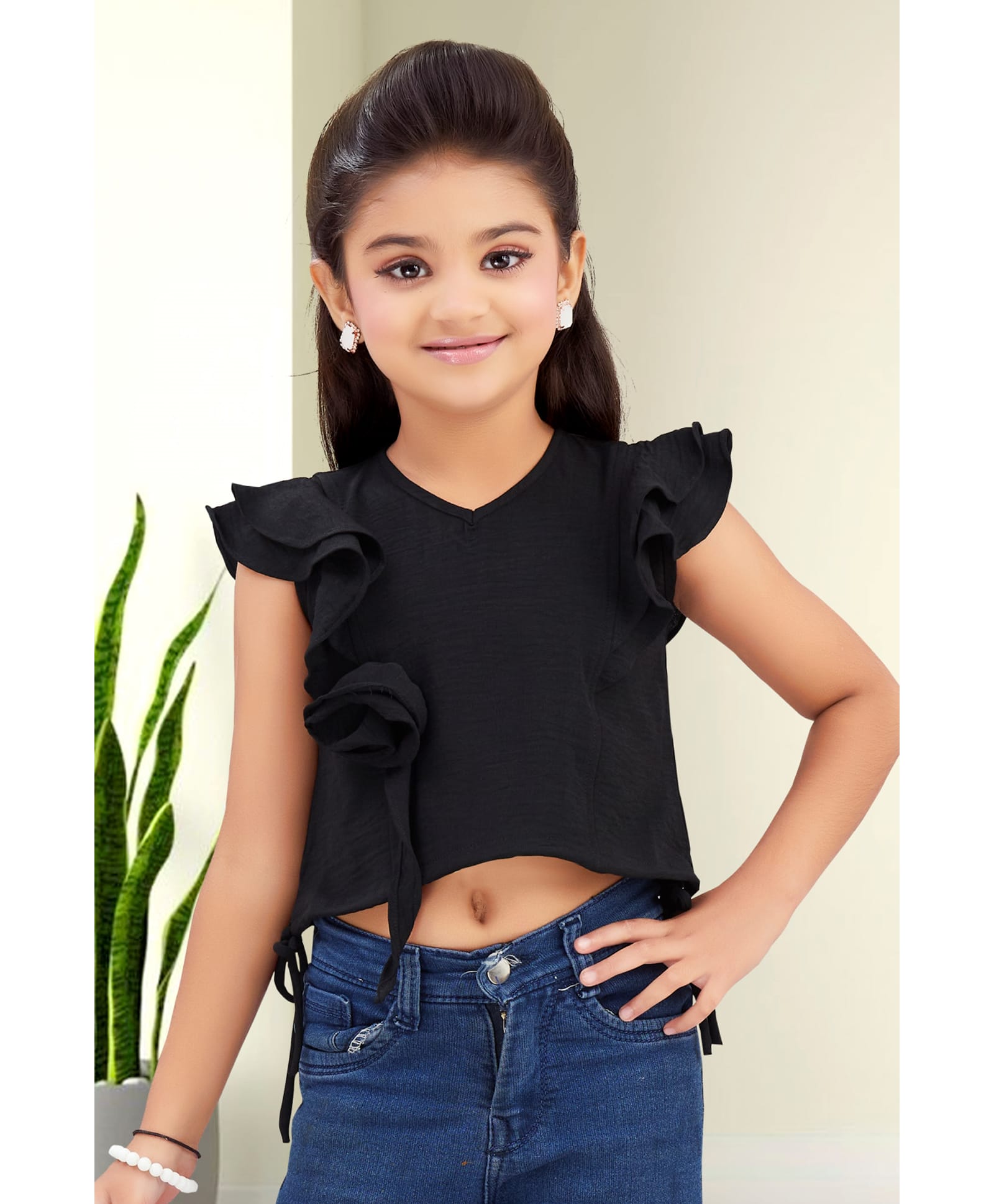 Lei-Chie Woven Frill Sleeves Solid Crop Top - Black-picture-12