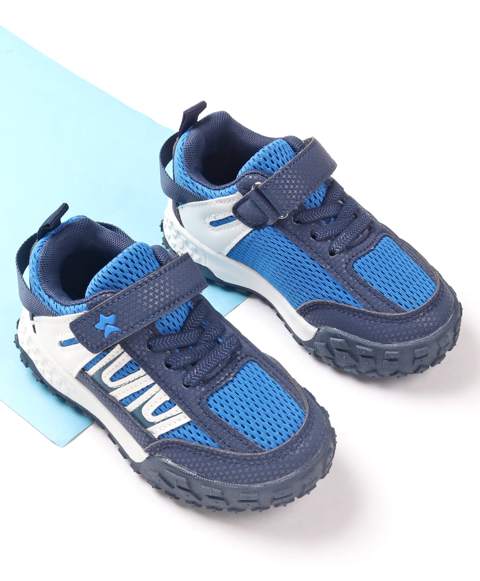Cute Walk by Babyhug Closure Solid Color Sneakers - Blue