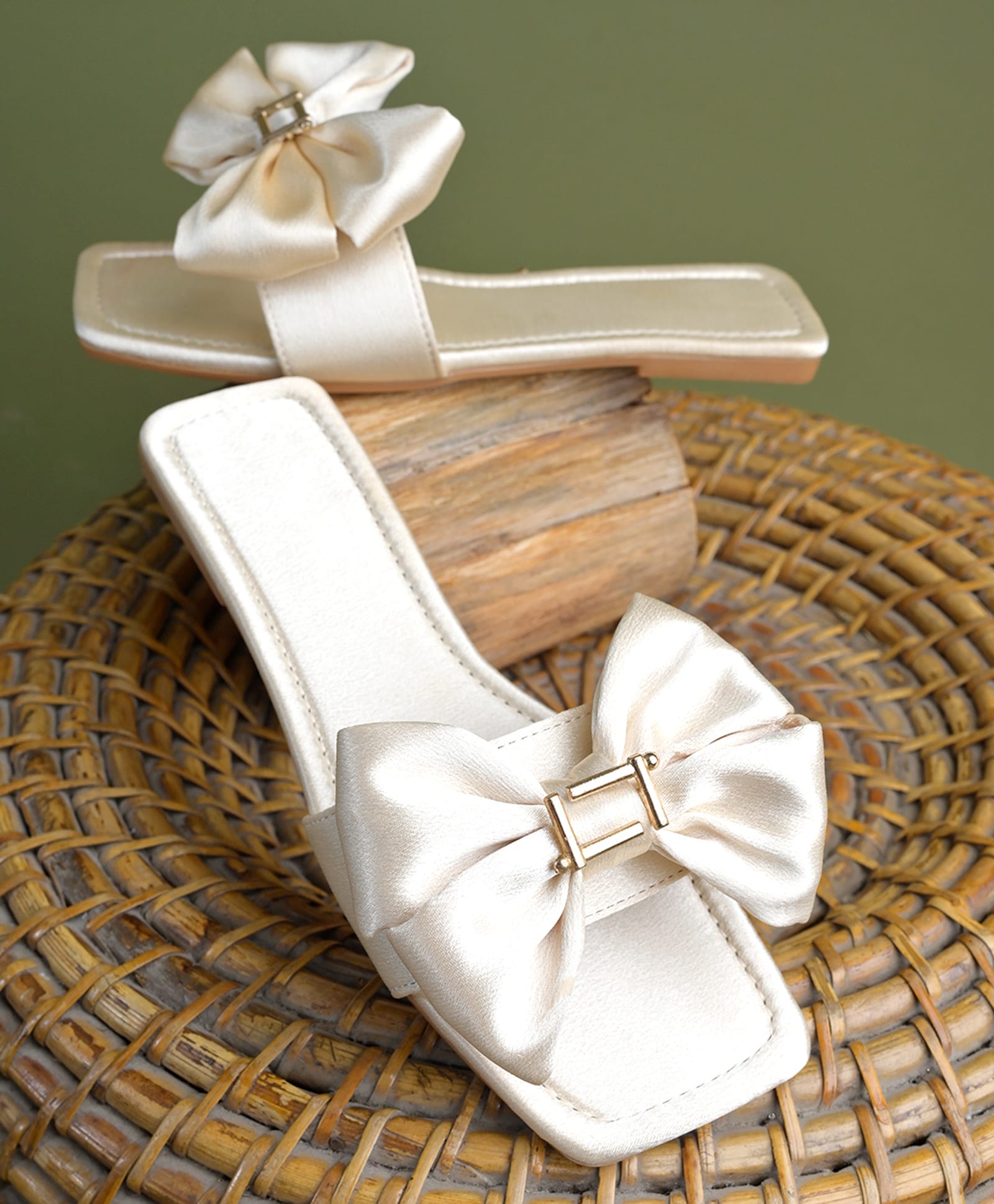 NZS Bow Applique Detailed Slip On Sandals - Cream-picture-15