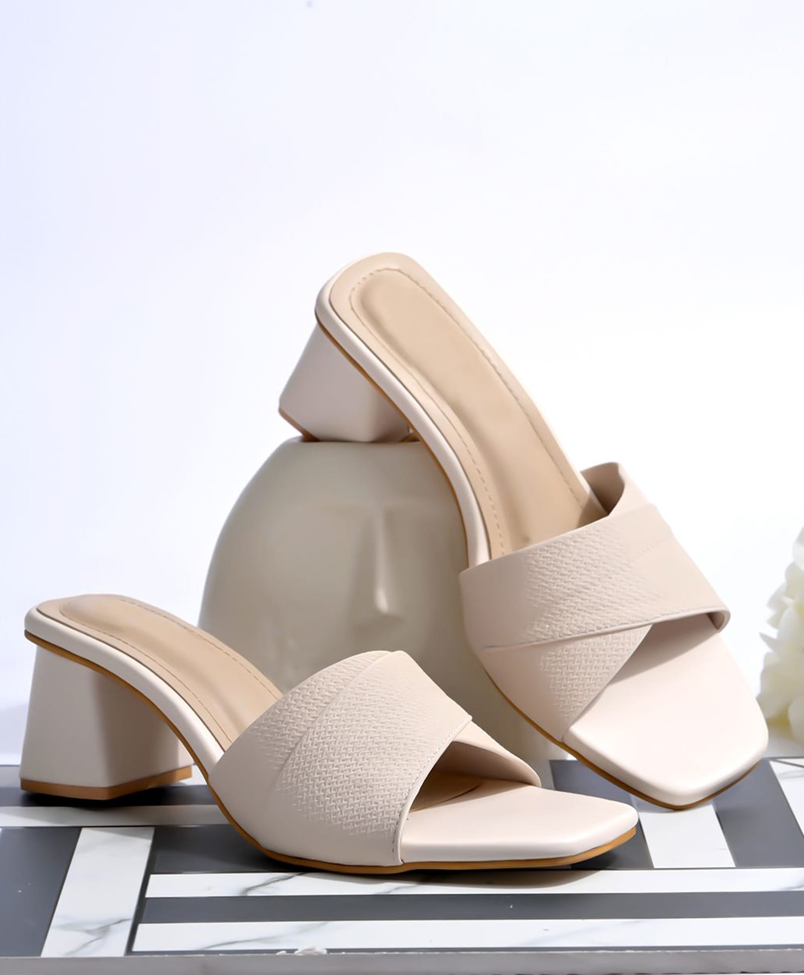 NZS Crossed Strap Detailed Block Heel Sandals - Cream-picture-24