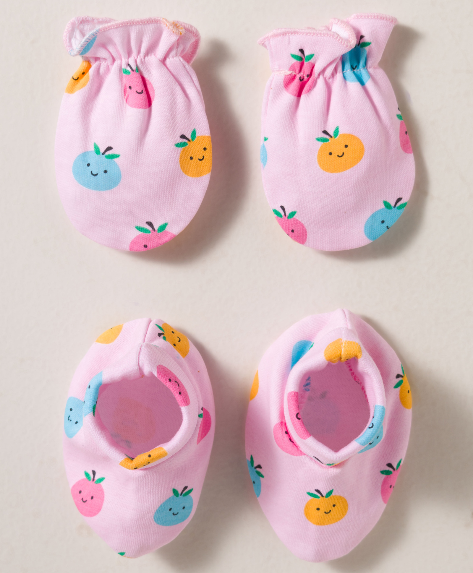 Babyhug 100% Cotton Interlock Knit Mittens & Booties Set With Fruits Print - Pink-image-11