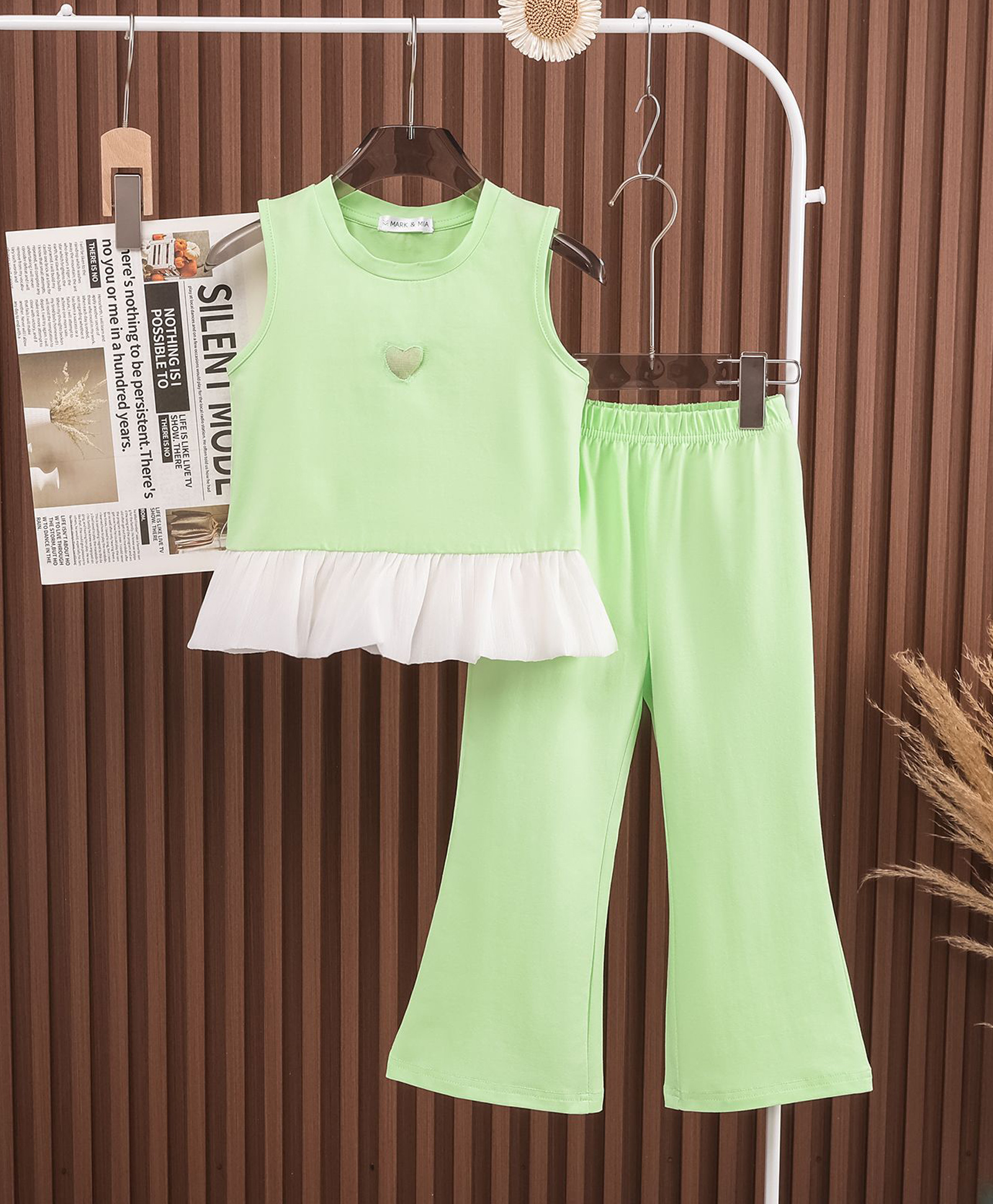 Mark & Mia Cotton Sleeveless Solid Top & Lounge Pant Set With Heart Applique - Light Green-image-25