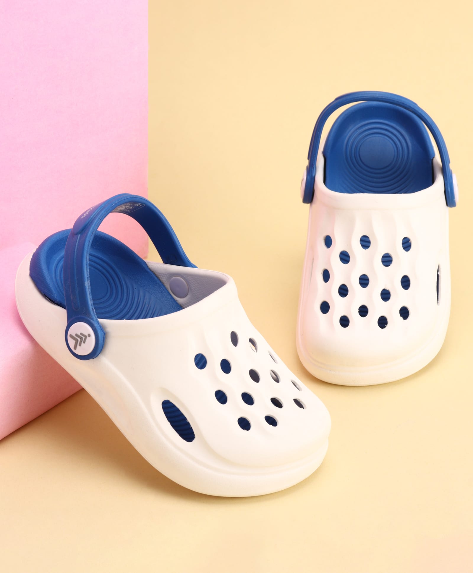 Pine Kids Back Strap Closure Solid Colour Clogs - White & Blue-picture-16