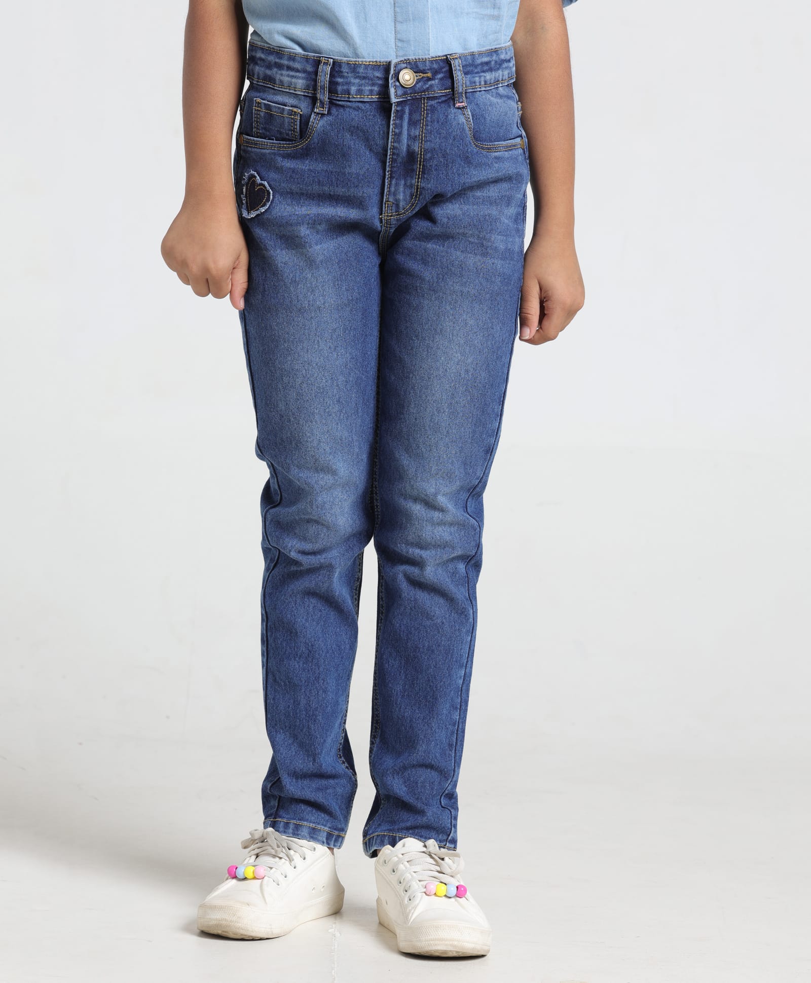 Under Fourteen Only Heart Patch Detailed Washed Jeans - Blue-picture-20