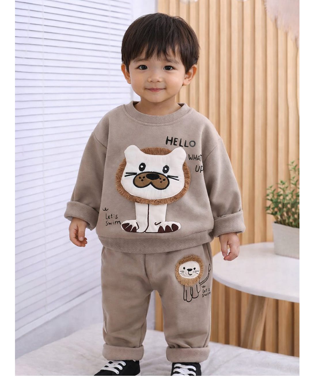Little Surprise Box Blended Woven Full Sleeves Lion Face Applique Detailed Winter Sweatshirt & Joggers Set - Brown-image-39