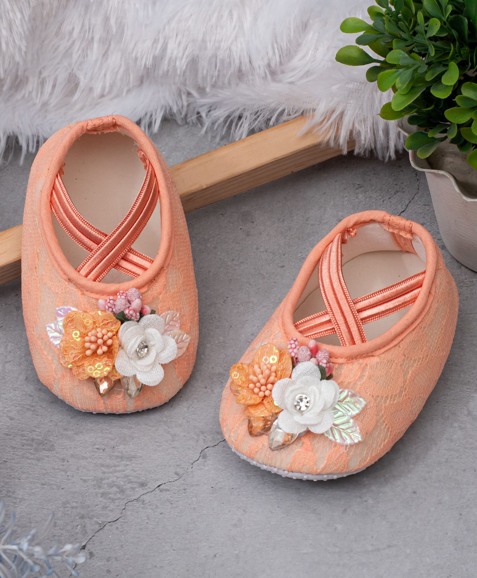 Daizy Floral Applique Detailed Booties - Peach-image-6