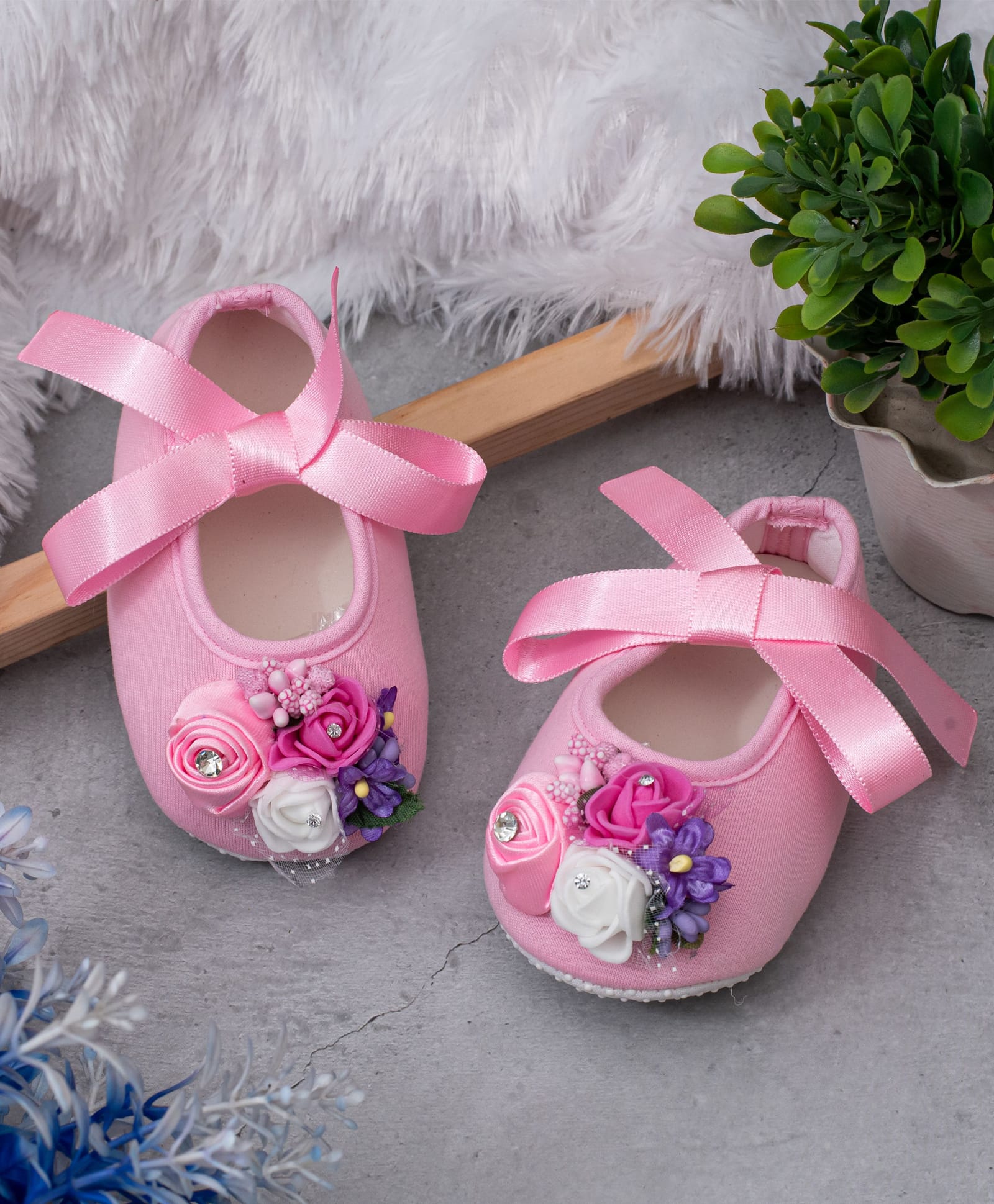 Daizy Stone Embellished Floral Applique Detailed Lace Up Booties - Baby Pink-picture-14