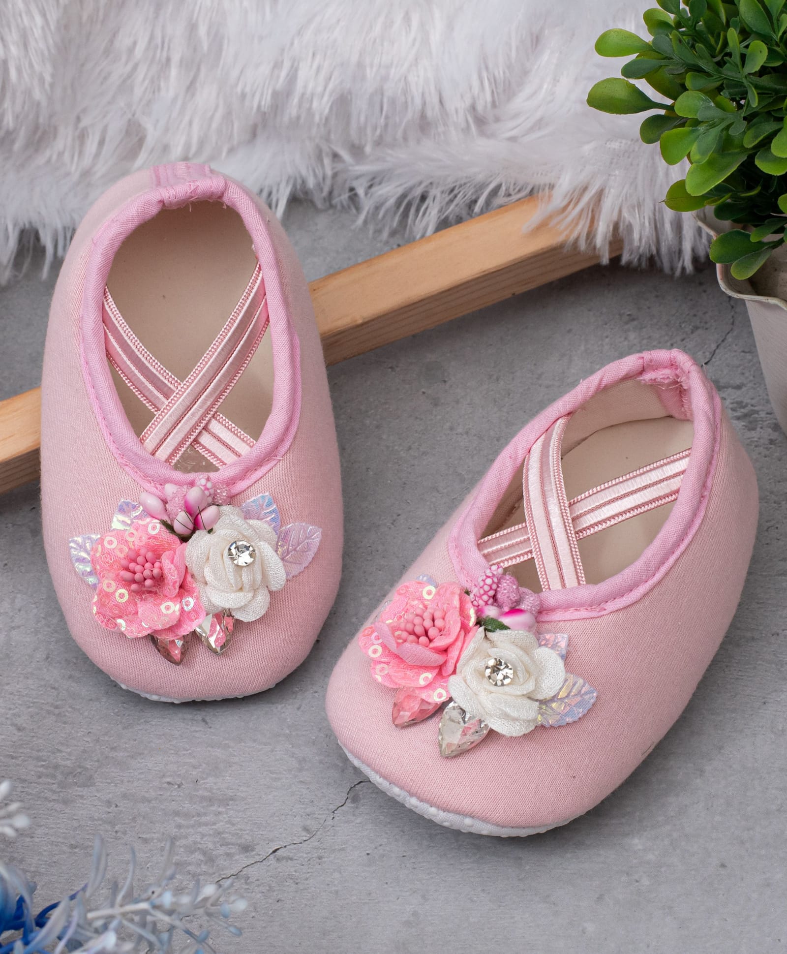 Daizy Floral Applique Detailed Booties - Baby Pink-image-41