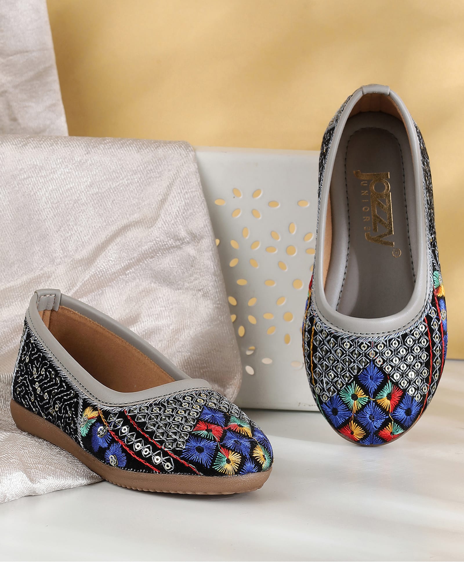 Jazzy Juniors Sequins Embellished Threadwork Detailed Ballerinas - Grey-image-32