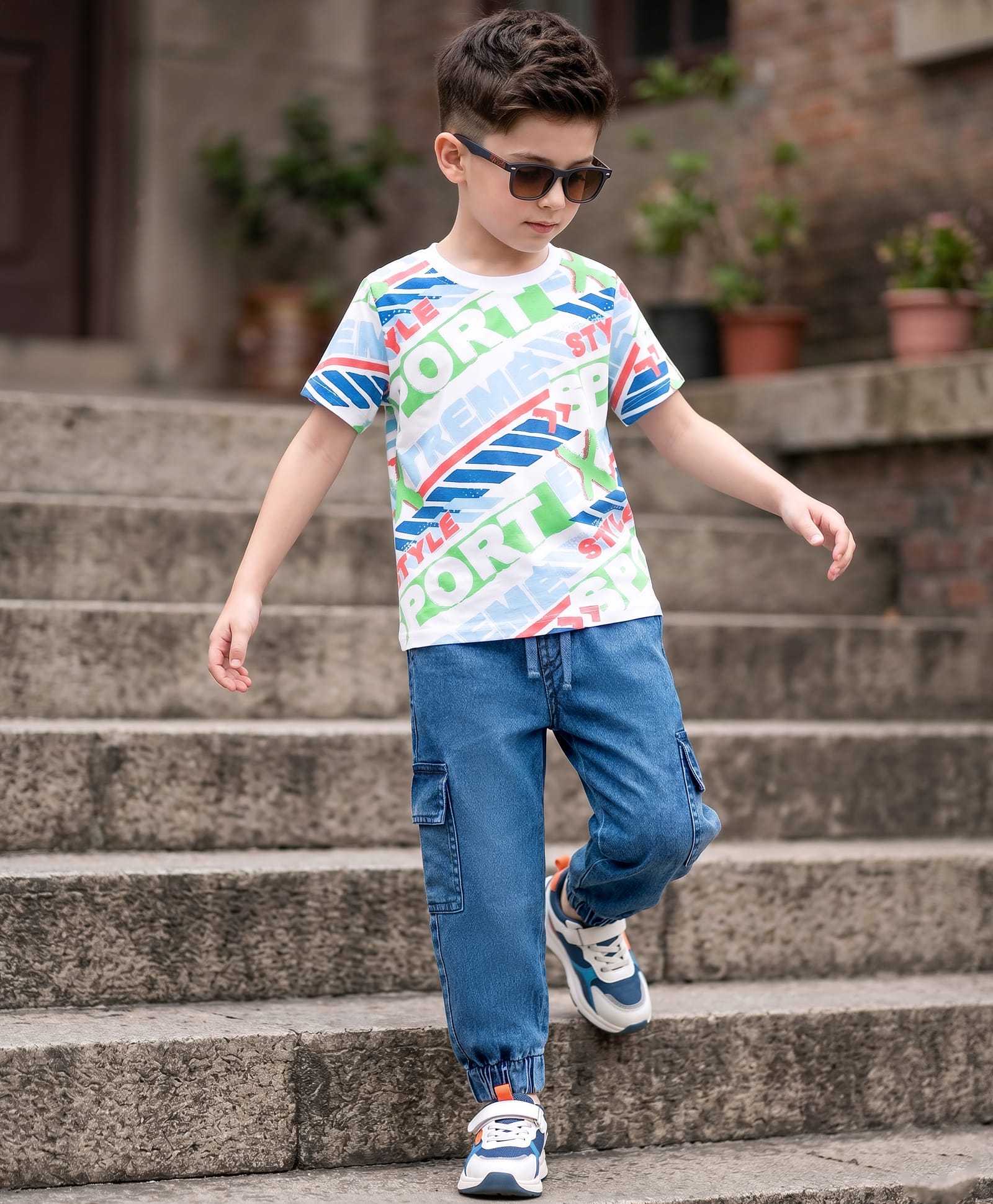 OLLINGTON ST. Cotton Knit Half Sleeve Text Printed T-Shirt & Denim Joggers - Multicolour & Blue-image-12