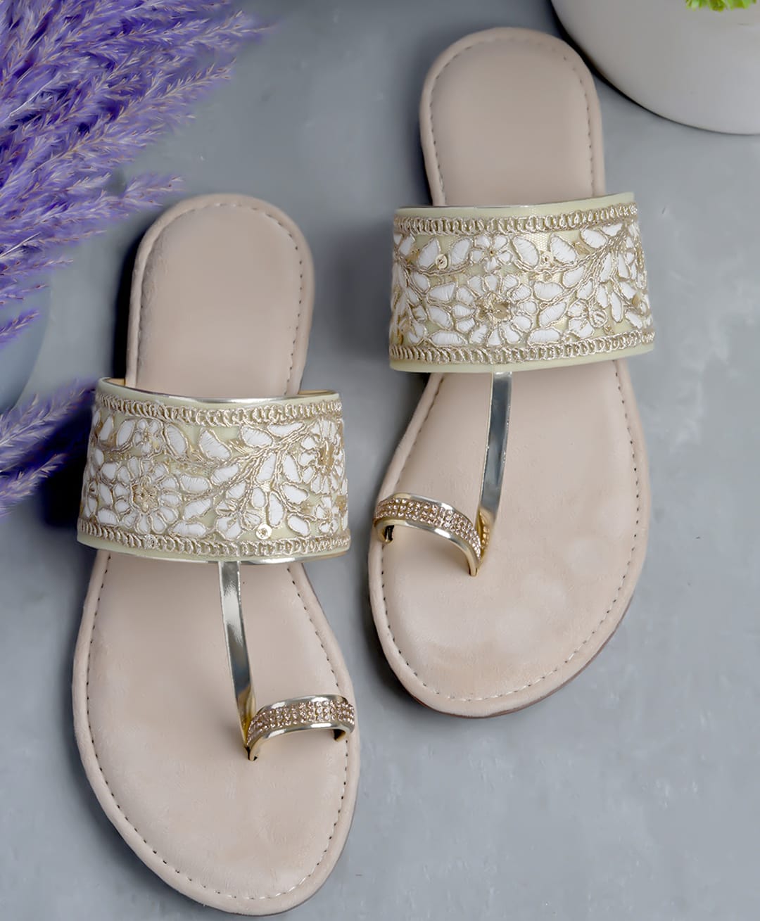 NZS Threadwork Detailed Floral Designed Kolhapuri Sandals - Cream-image-2