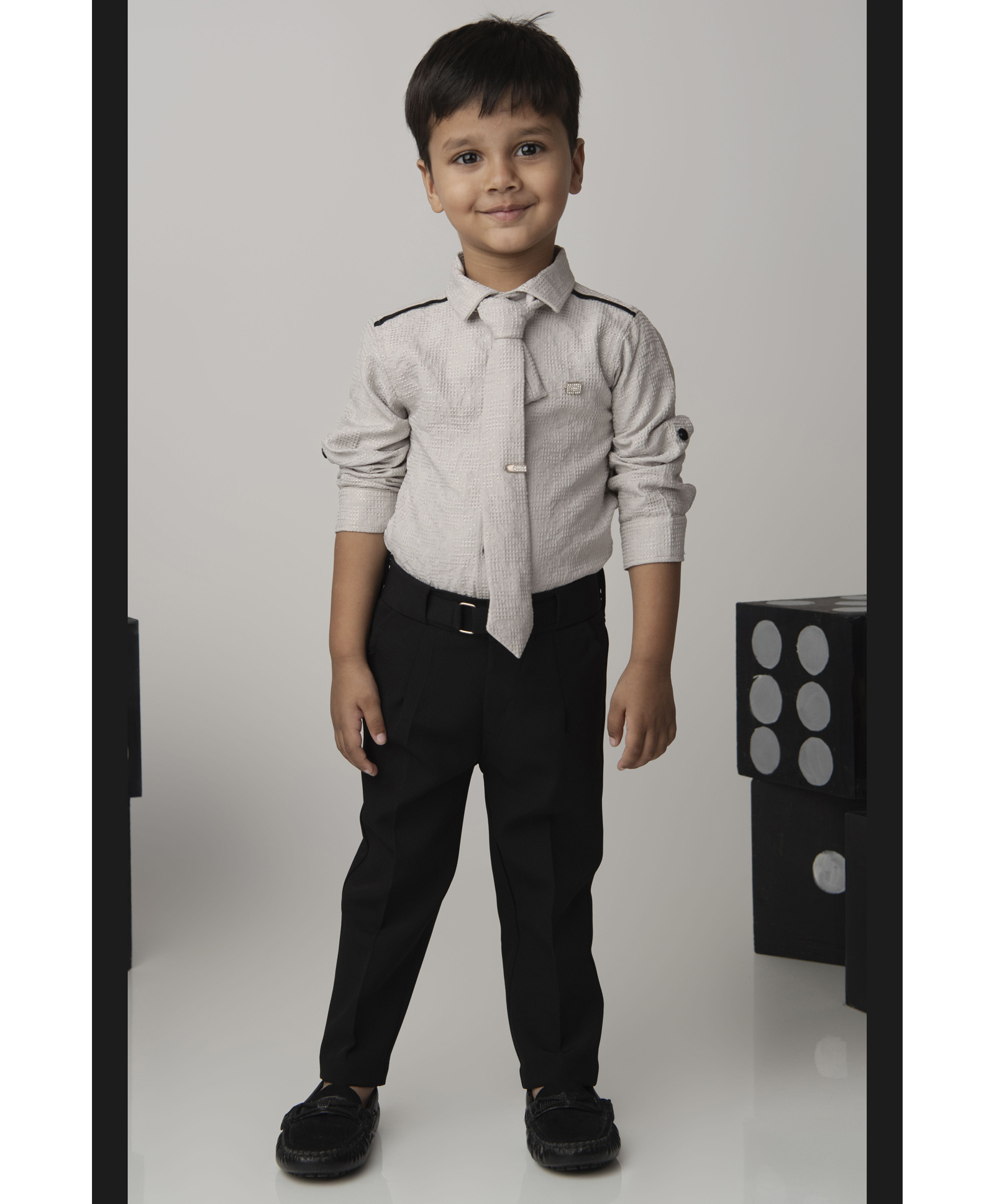 LITTLE COLLARS Woven Full Sleeves Solid Shirt Pant With Tie & Tie Pin Set - Cement-picture-10