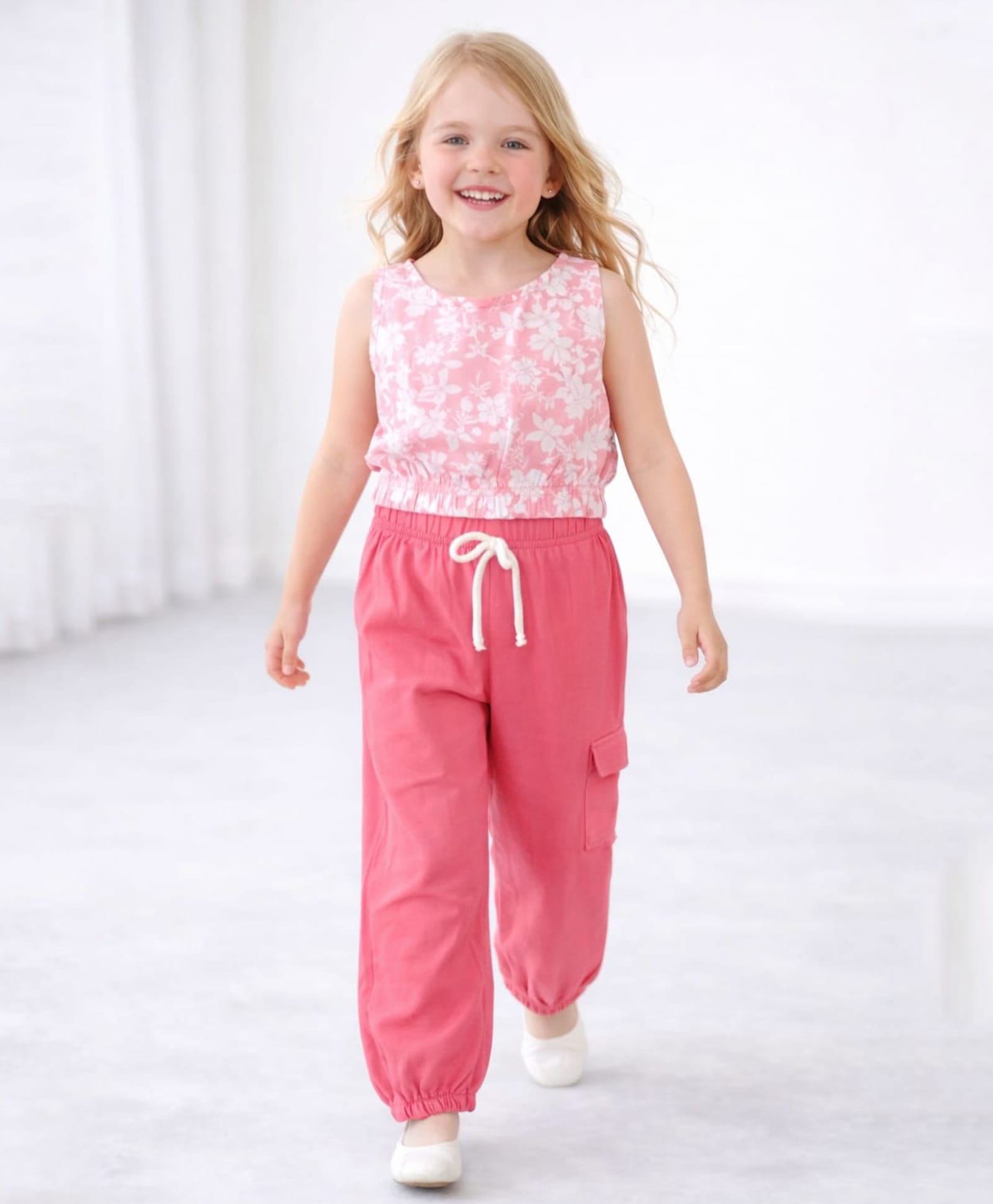 Tiara Cotton Jersey Knit Sleeveless Floral Printed Crop Top With Jogger Set - Peach-picture-17