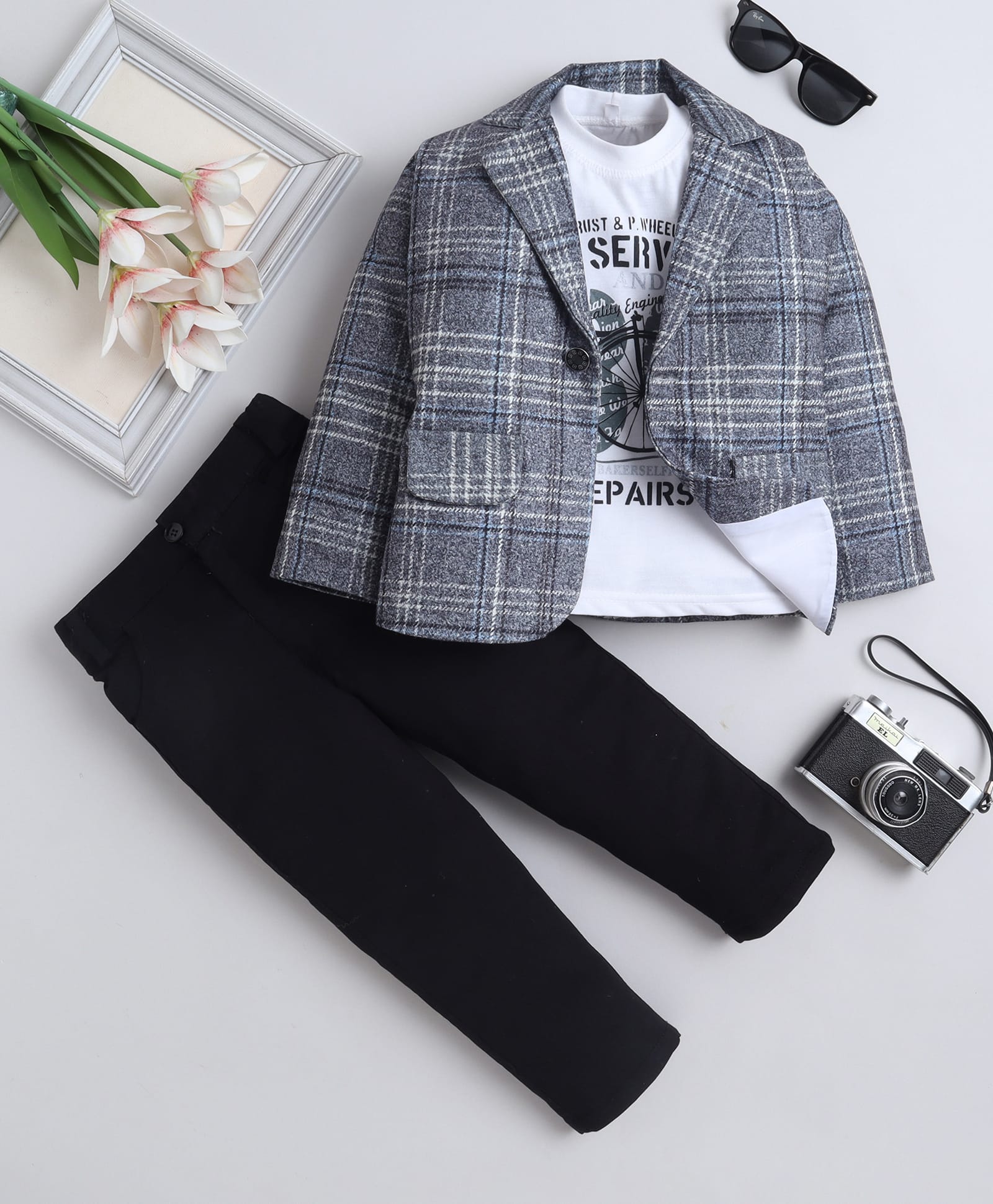 Fourfolds Cotton Blend Woven Full Sleeves Checked Blazer & Trousers With Tee Set - Grey-image-44