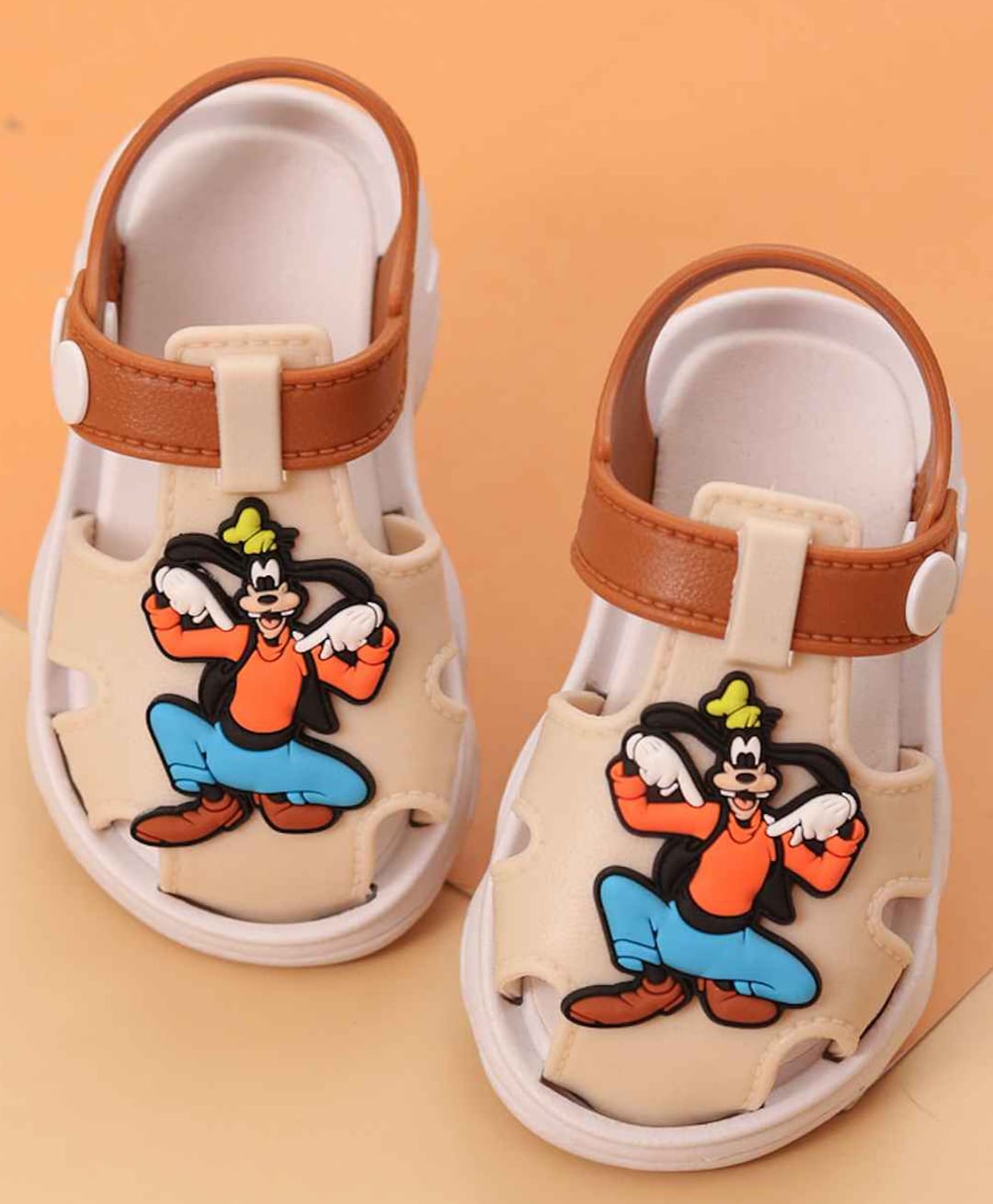 Yellow Bee Disney Featuring Goofy Applique Detailed Buckle Closure Sandals - Beige-image-43