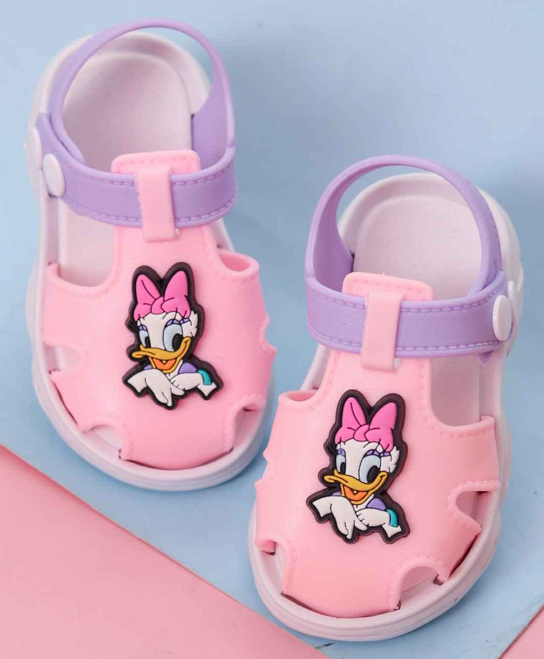 Yellow Bee Disney Featuring Daisy Duck Applique Detailed Buckle Closure Sandals - Pink-picture-24