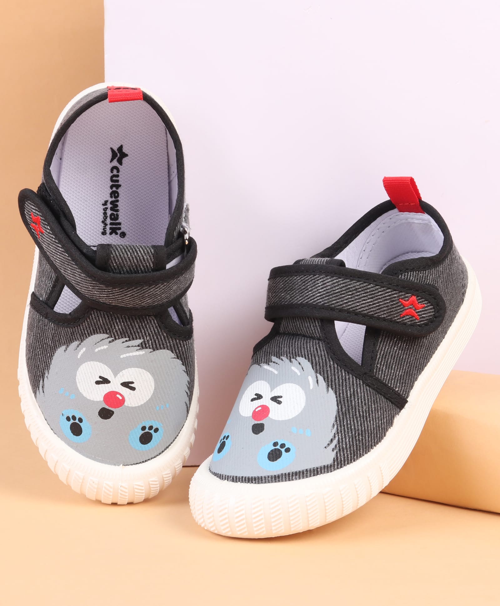 Cute Walk by Babyhug Velcro Closure Printed Casual Shoes - Black-picture-24