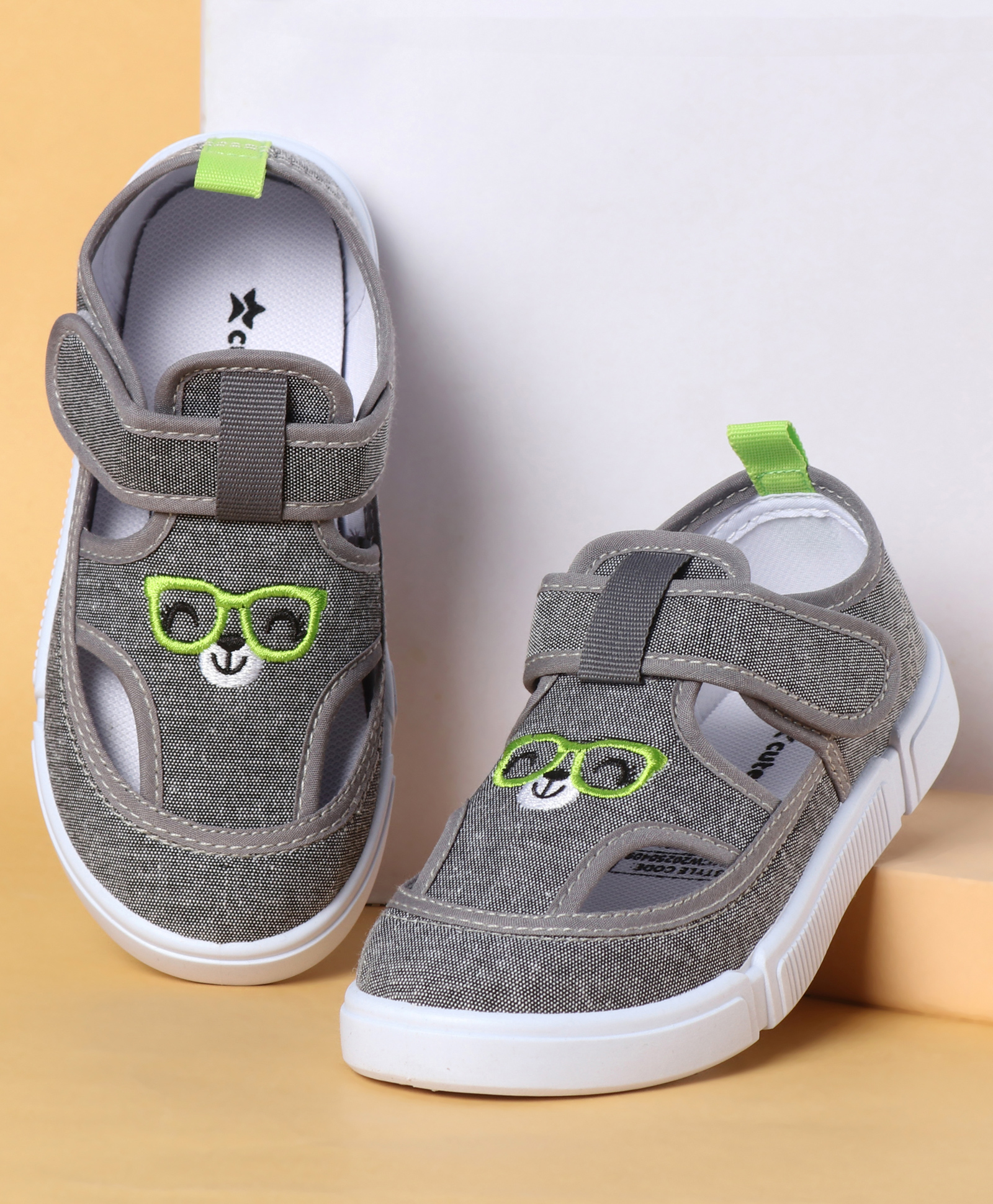Cute Walk by Babyhug Velcro Closure Casual Shoes with Embroidery - Grey-picture-21
