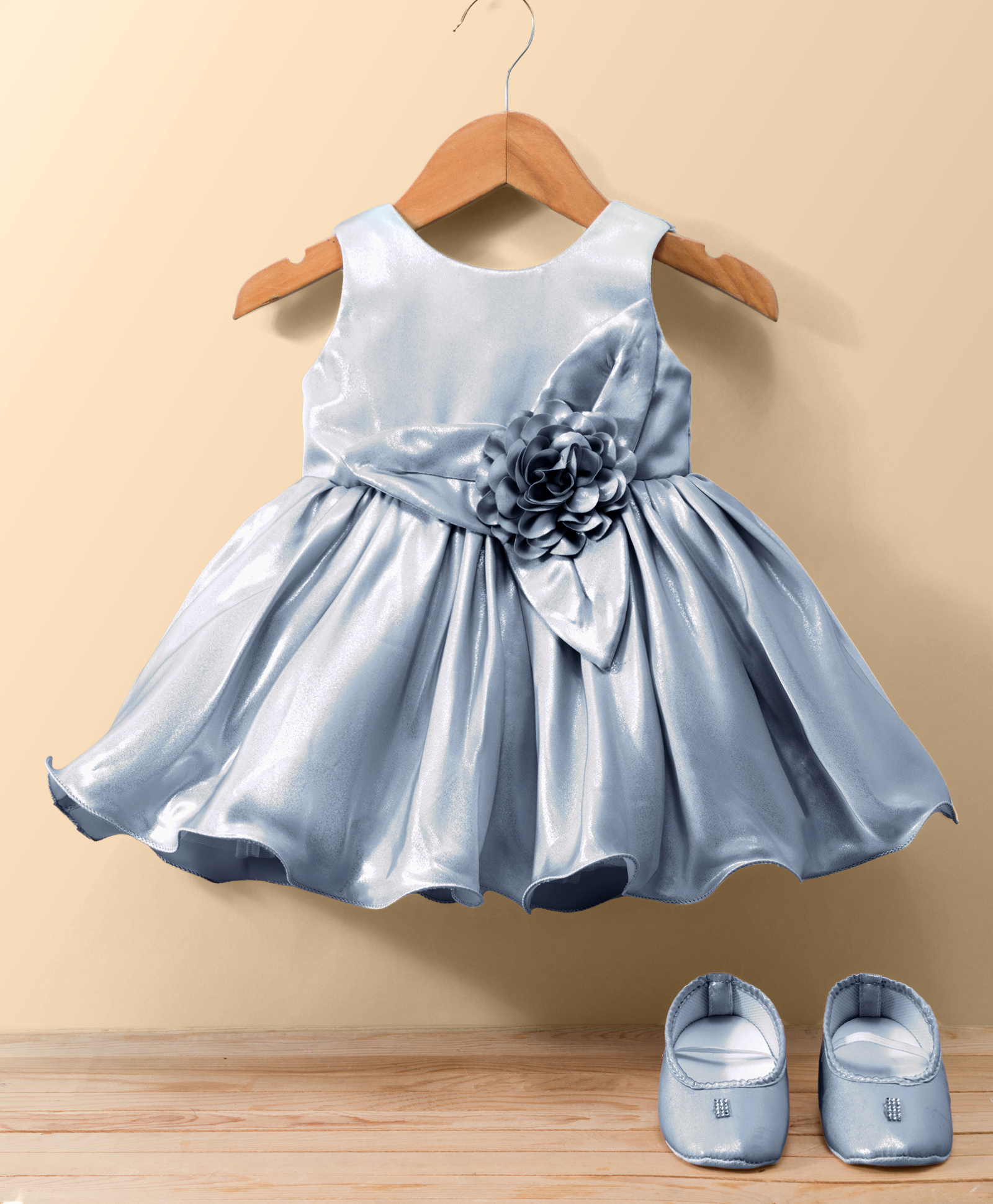 Blabber Sleeveless Floral Applique Detailed Knee Length Dress With Stone Embellished Booties - Grey-image-11