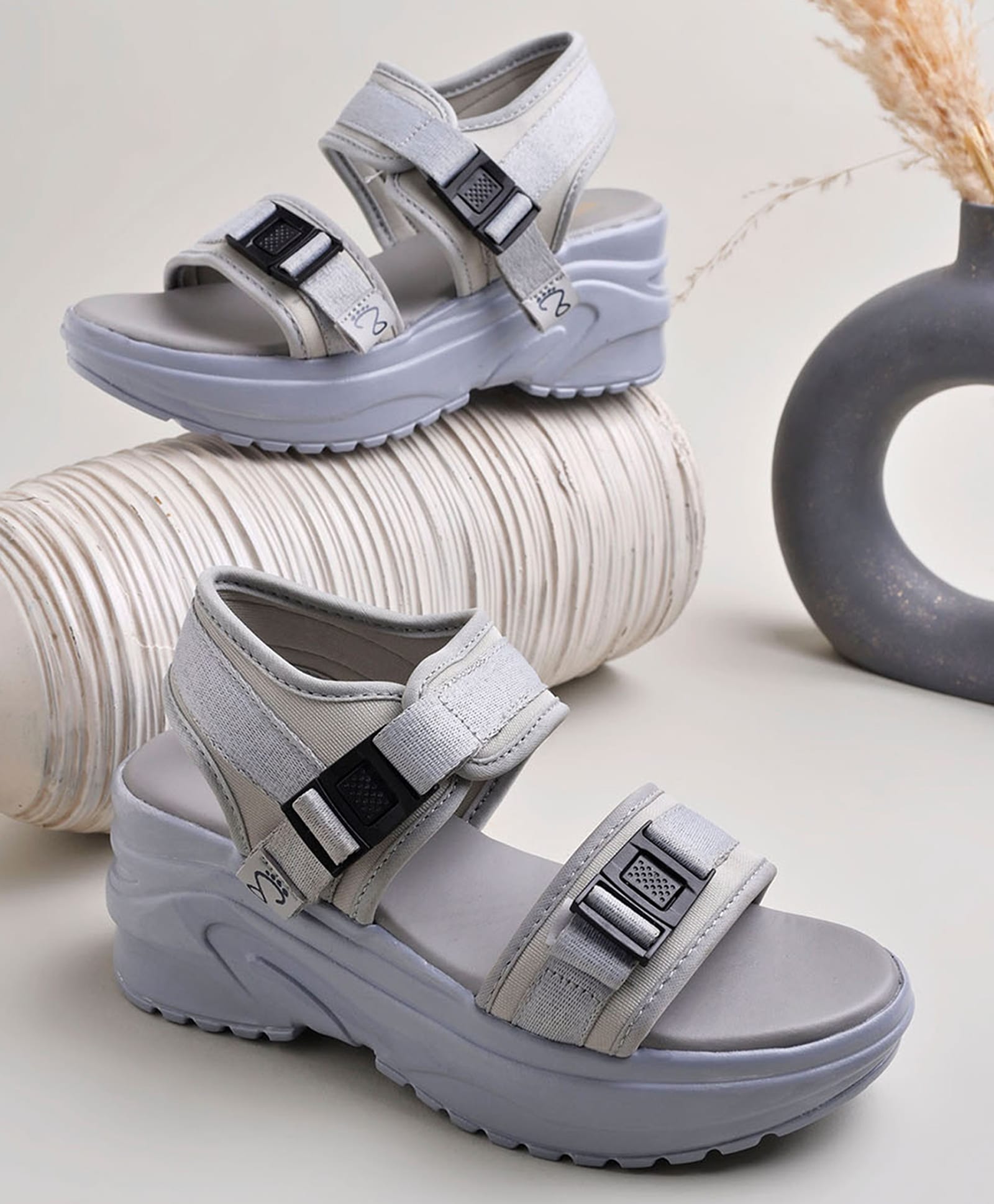 Shoetopia Solid Buckle Closure Sandals - Grey-picture-31