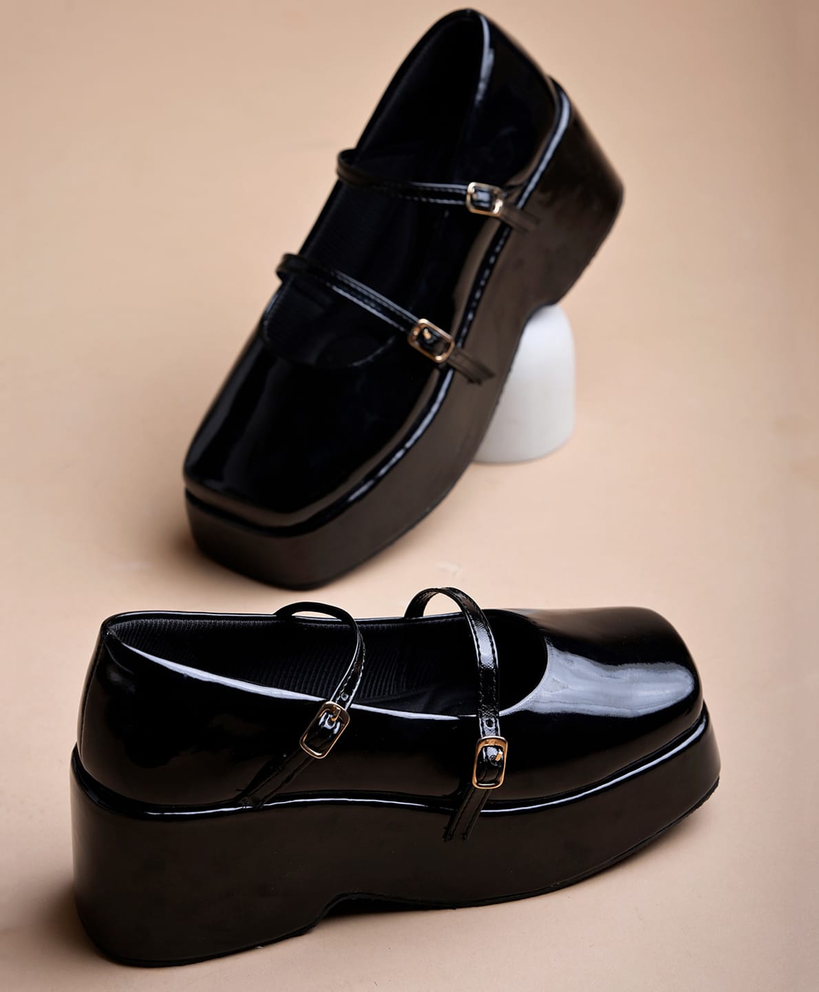 Shoetopia Gloss Finished Buckle Closure Platform Heel Sandals - Black-picture-18